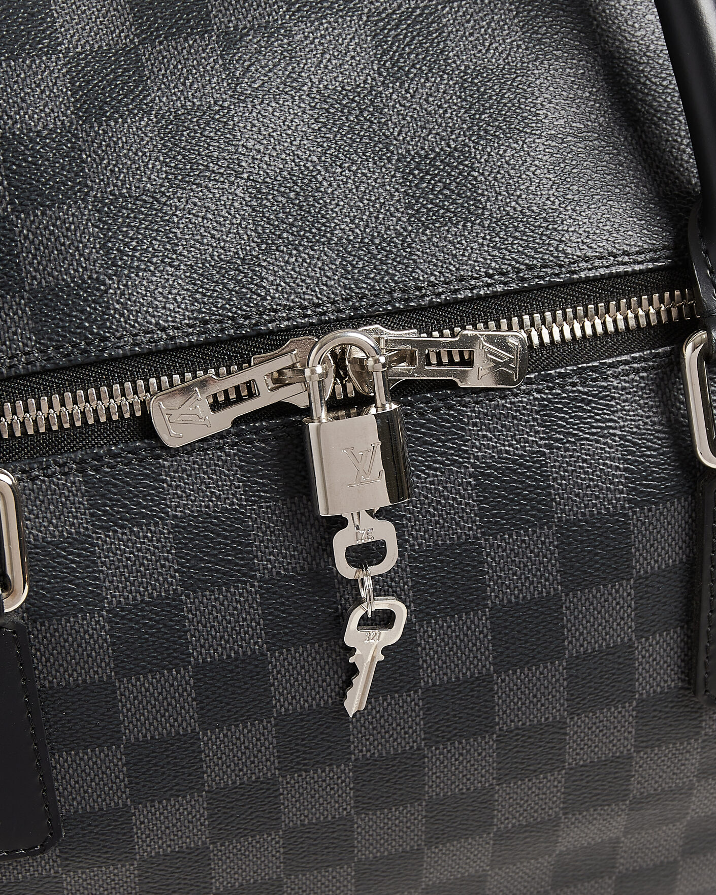 Homme | Pre-Owned & Vintage Bags | Louis Vuitton Pre-Owned | Roadster 50 Damier Graphite