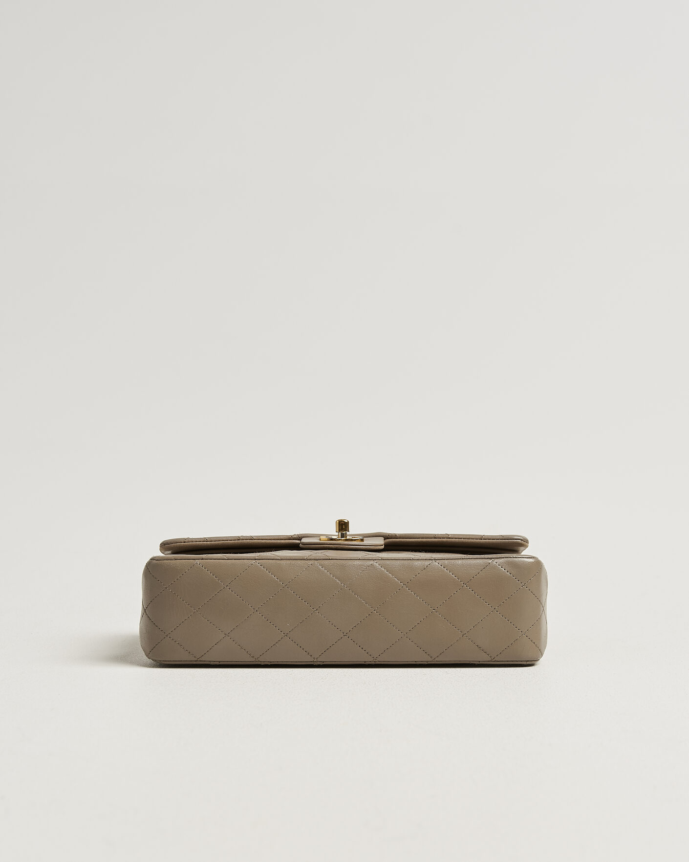 Homme | Pre-Owned & Vintage Bags | Chanel Pre-Owned | Classic Medium Double Flap Bag Lambskin Beige