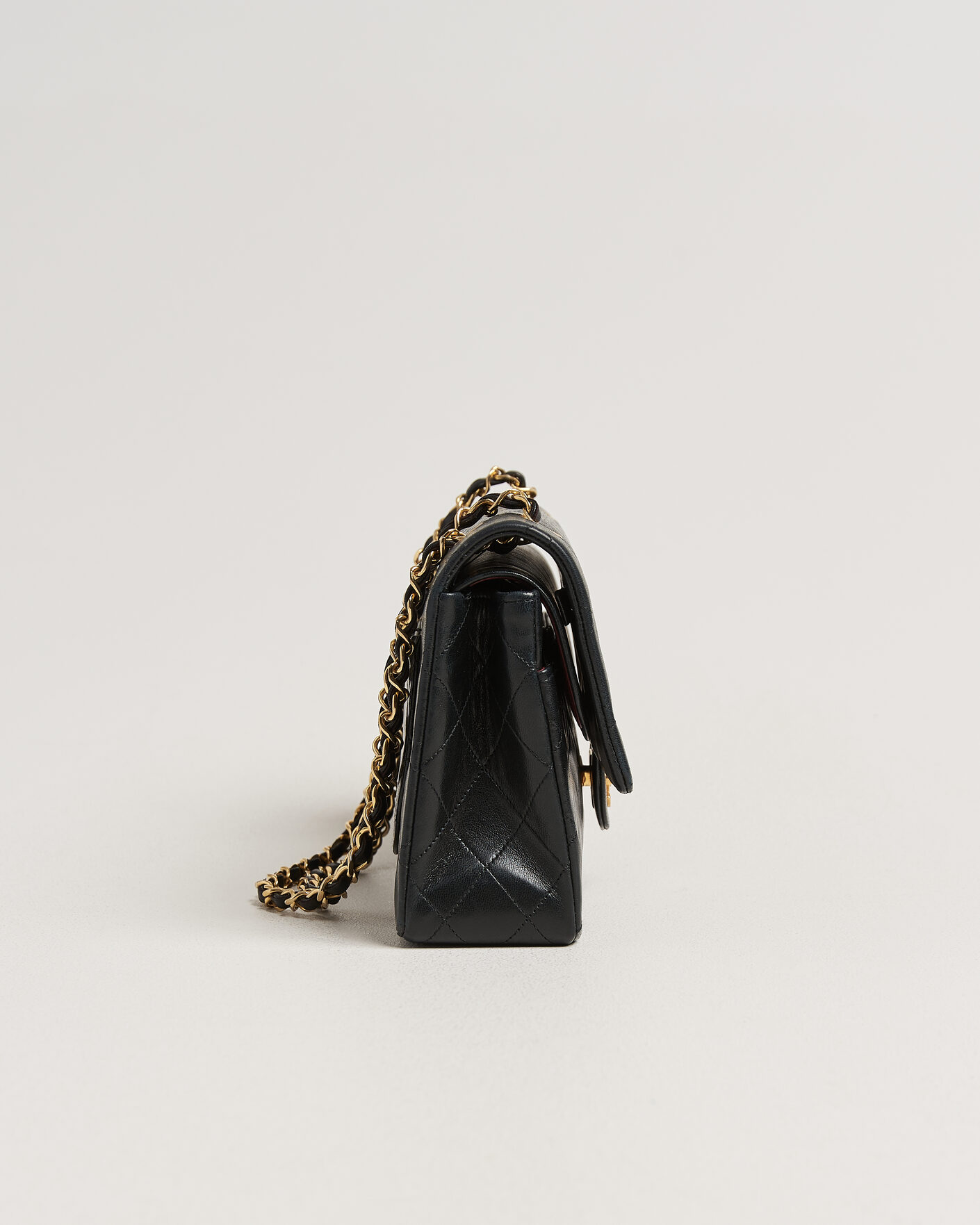 Homme | Pre-Owned & Vintage Bags | Chanel Pre-Owned | Classic Medium Double Flap Bag Lambskin Black