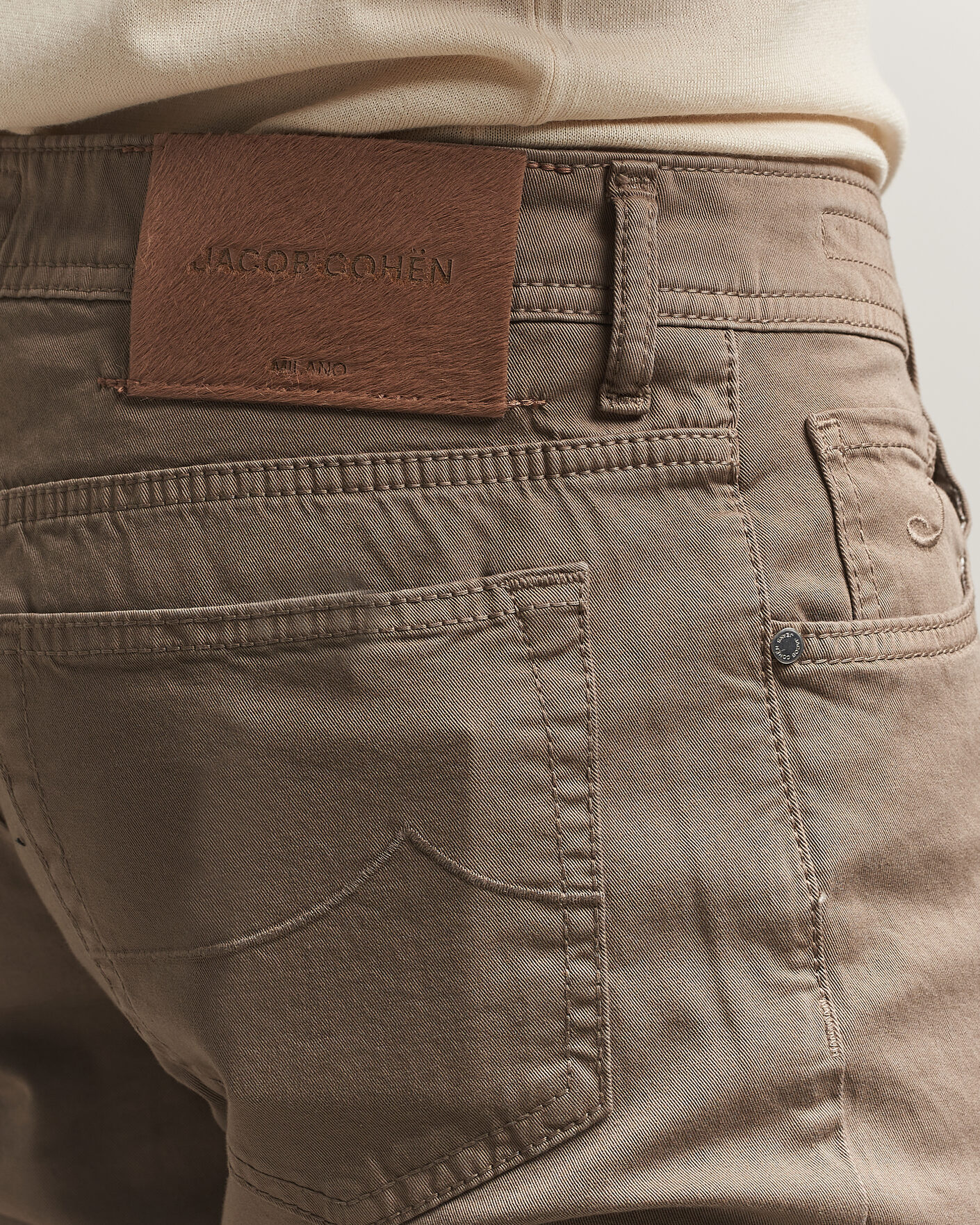 Homme | Pantalons | Jacob Cohën | Bard Garment Dyed Gabardine Trousers Khaki Beige