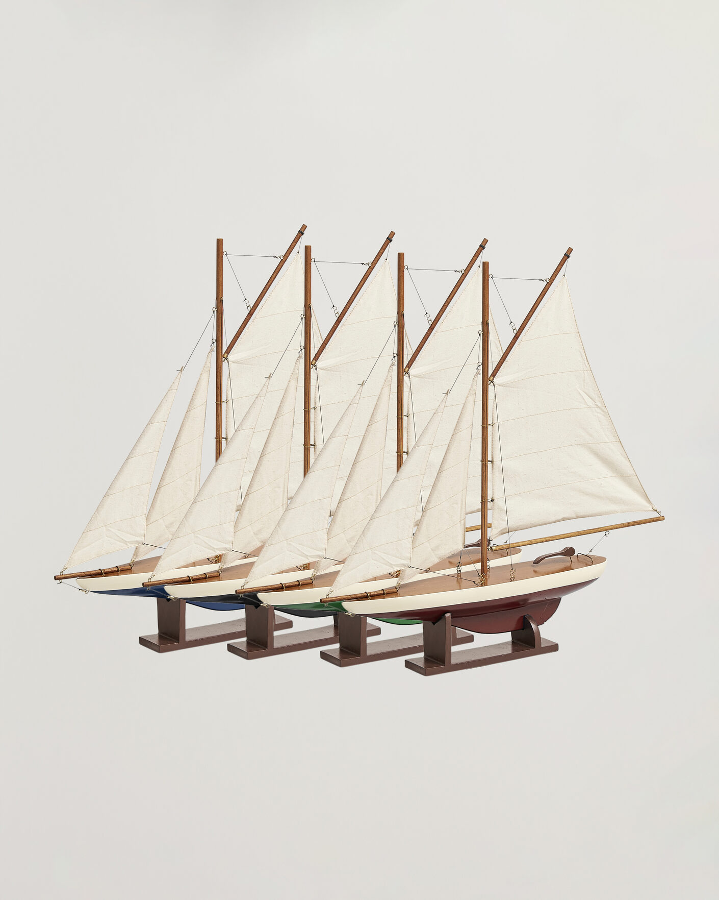 Homme | Pour La Maison | Authentic Models | Mini Pond Yachts