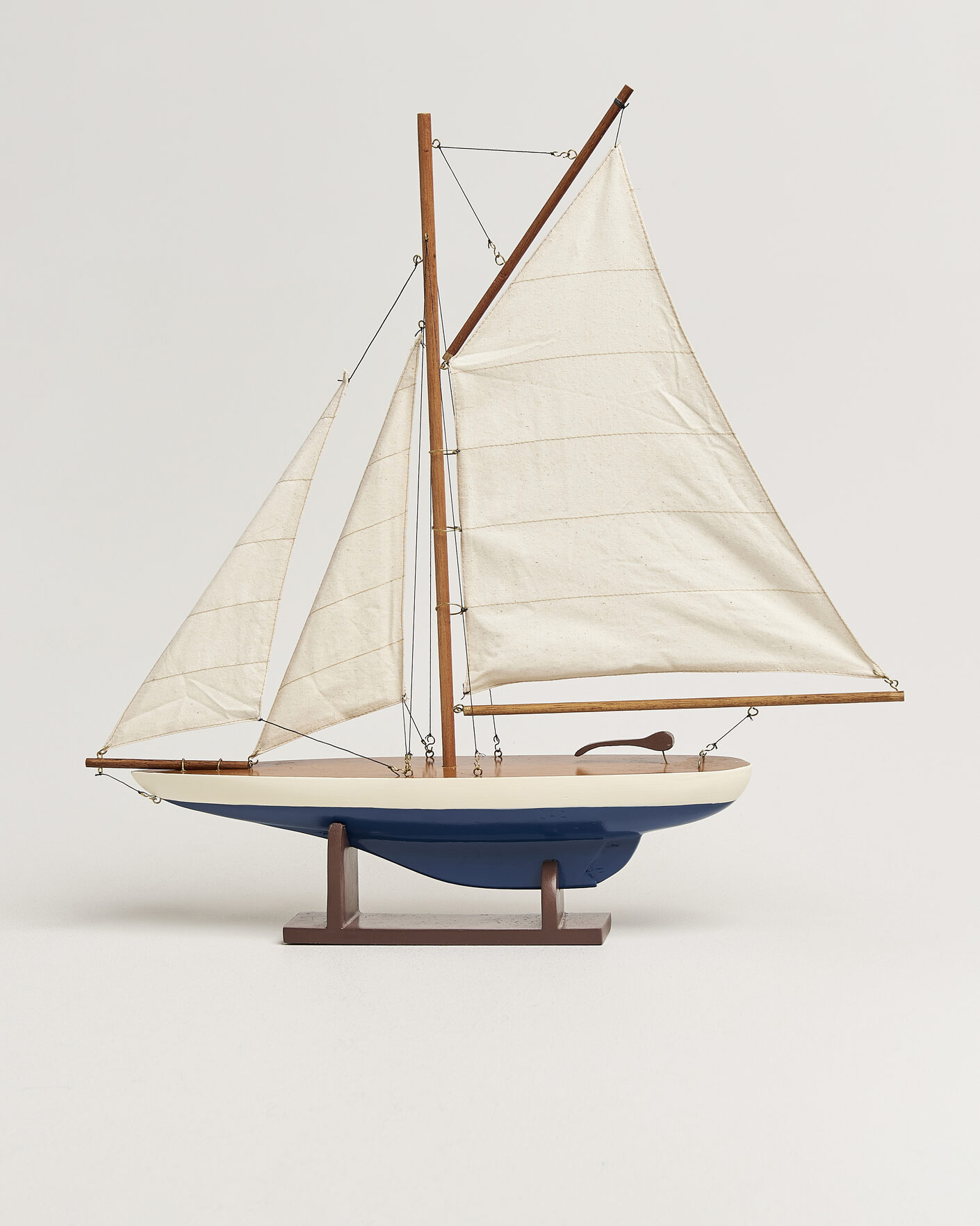 Homme | Pour La Maison | Authentic Models | Mini Pond Yachts