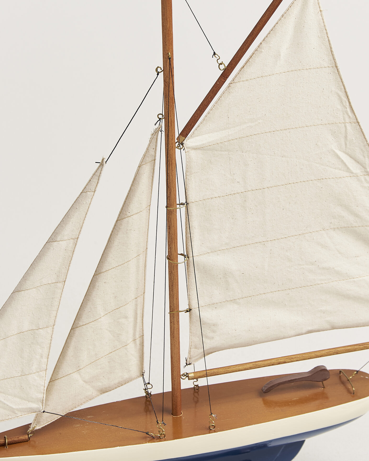 Homme | Pour La Maison | Authentic Models | Mini Pond Yachts