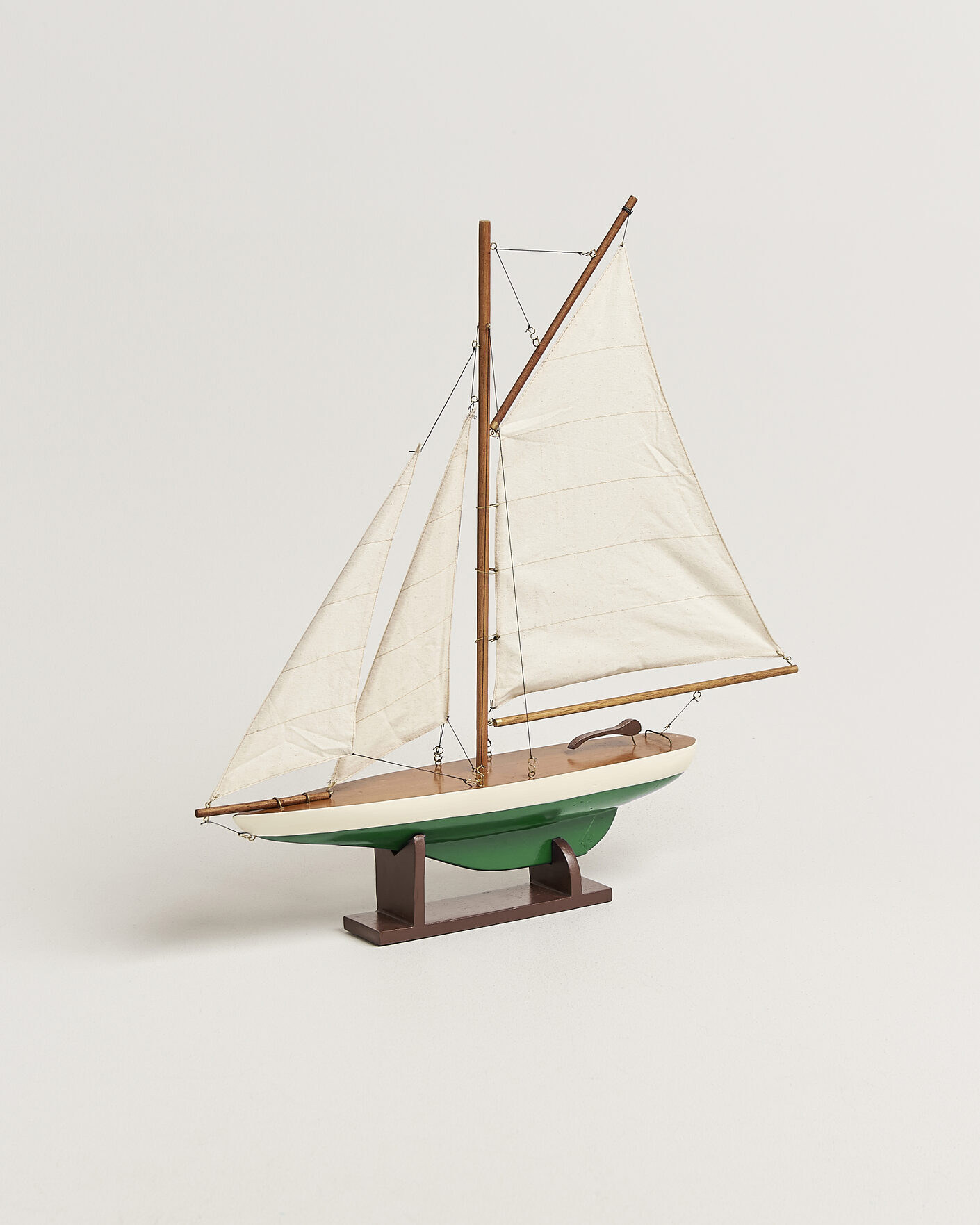 Homme | Pour La Maison | Authentic Models | Mini Pond Yachts