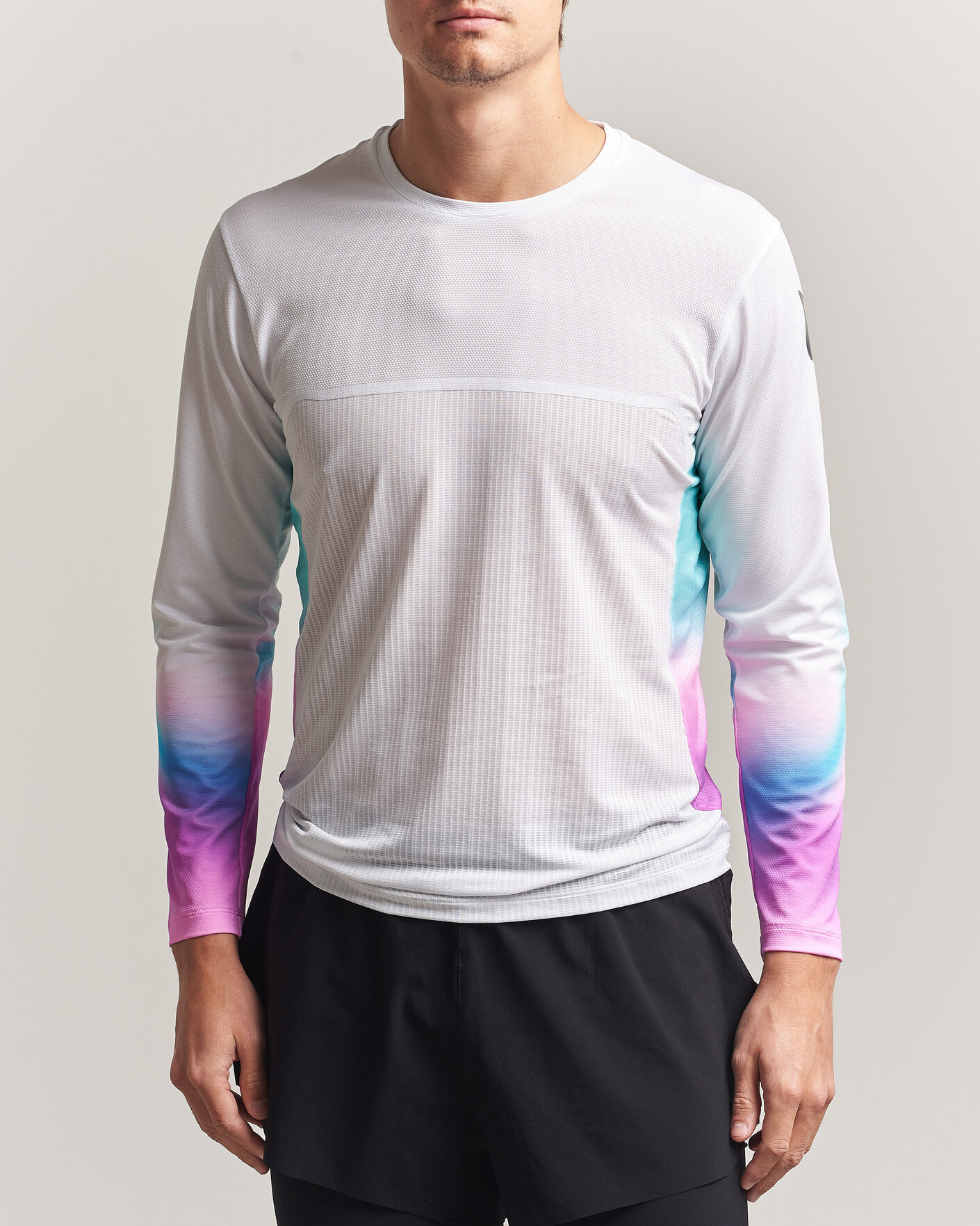 Homme | T-shirts | SOAR Running | Hot Weather Long Sleeve Tee White/Blue