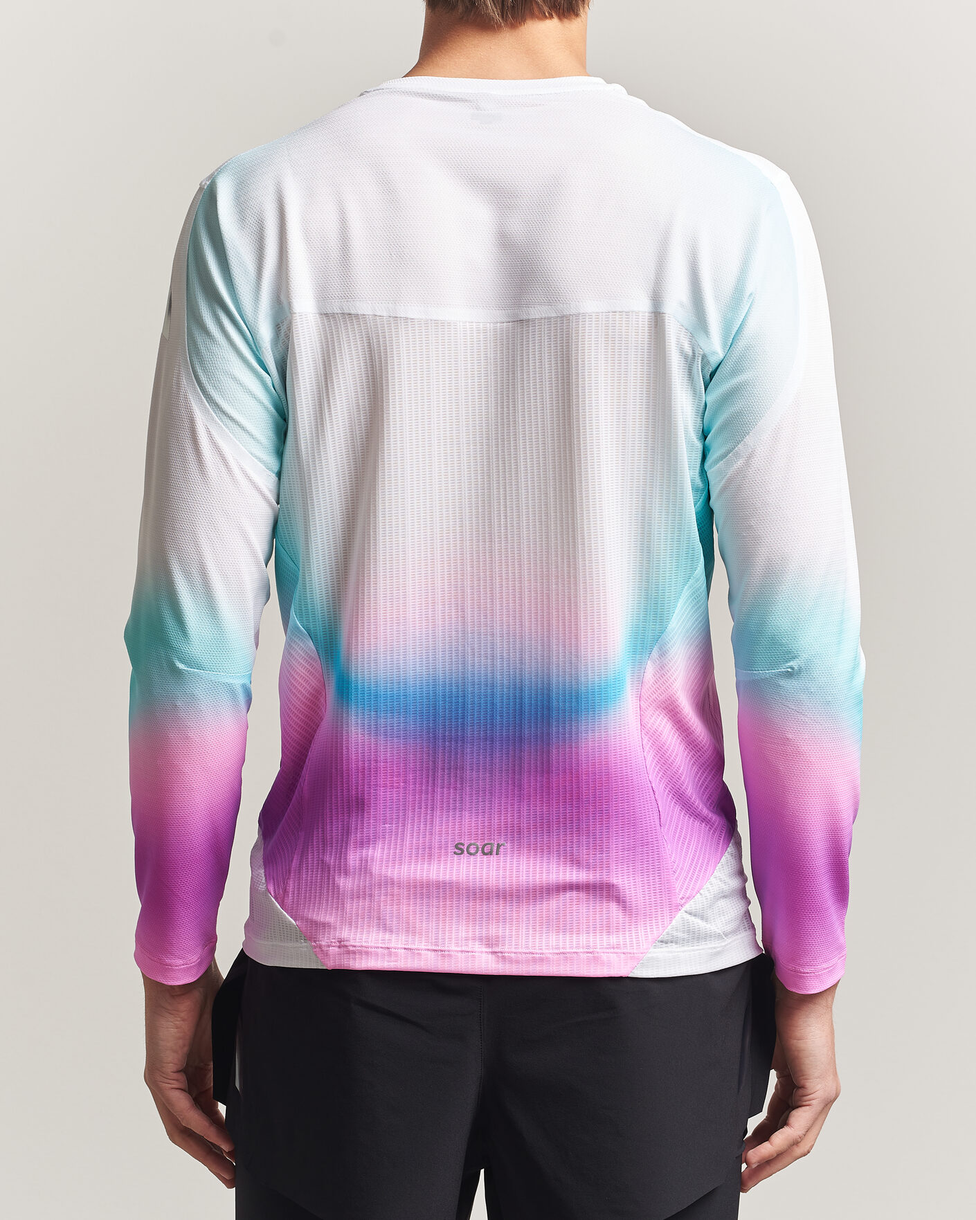 Homme | T-shirts | SOAR Running | Hot Weather Long Sleeve Tee White/Blue