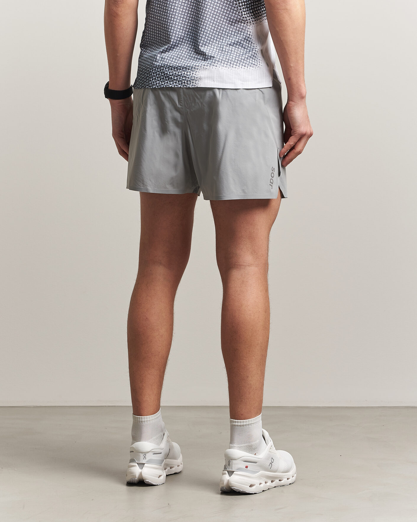 Homme | Shorts | SOAR Running | Run Short Silver Grey