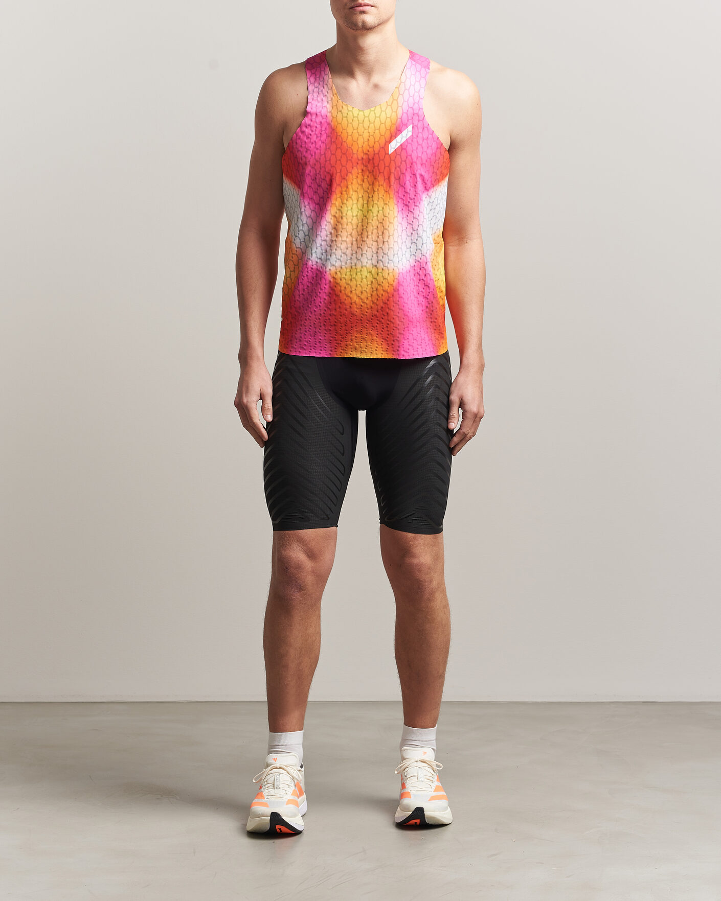 Homme | T-shirts | SOAR Running | Graphene Race Vest Red/Orange