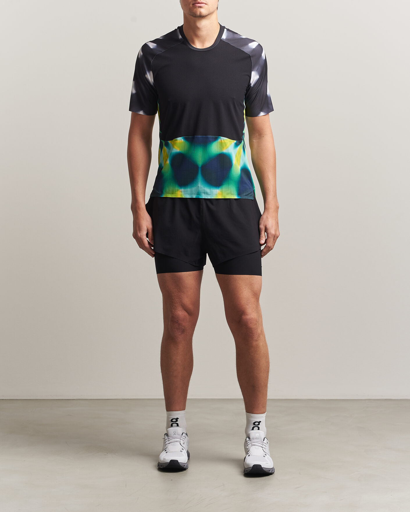 Homme | T-shirts | SOAR Running | Trail Race Top Black/Fade Grey