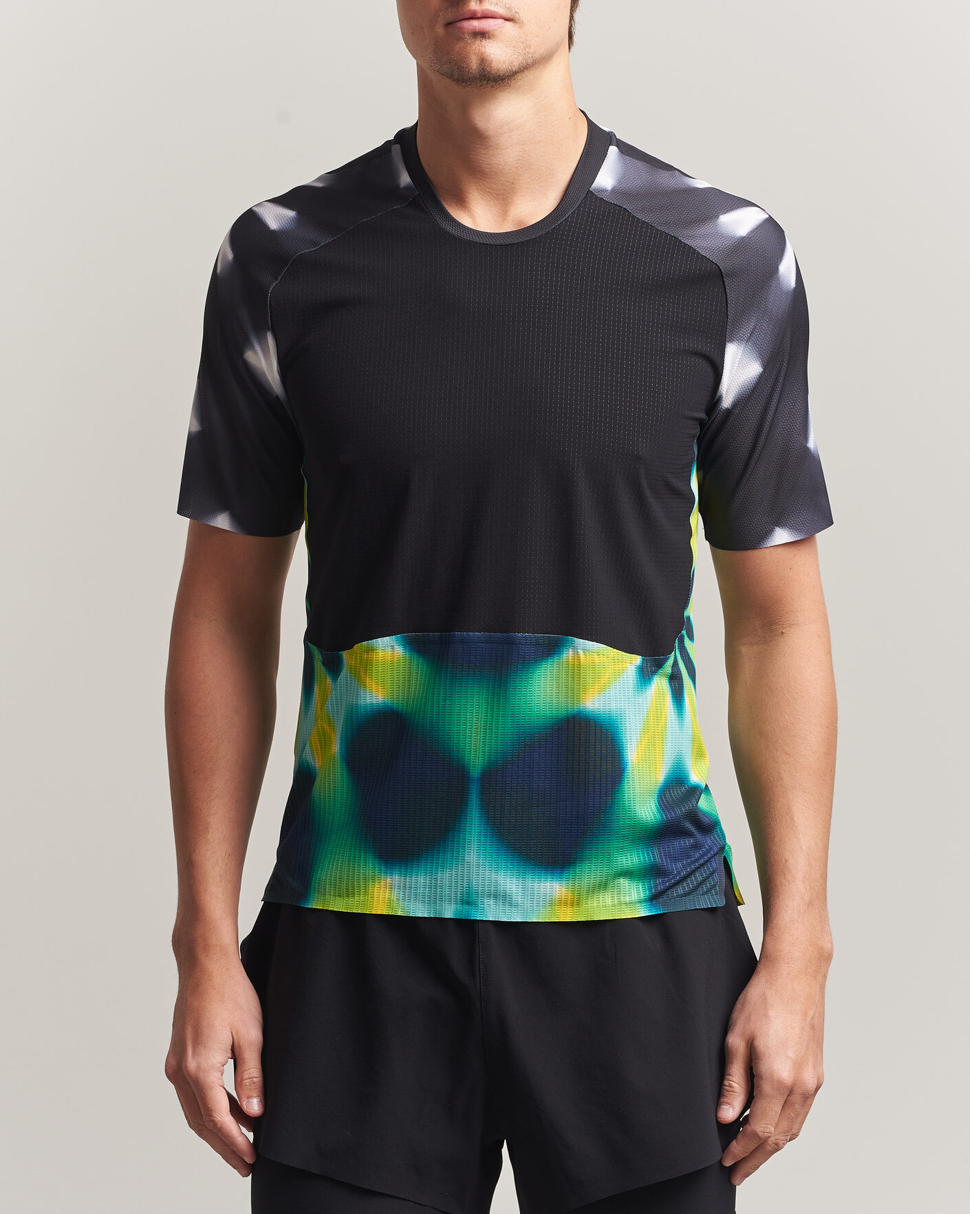 Homme | T-shirts | SOAR Running | Trail Race Top Black/Fade Grey