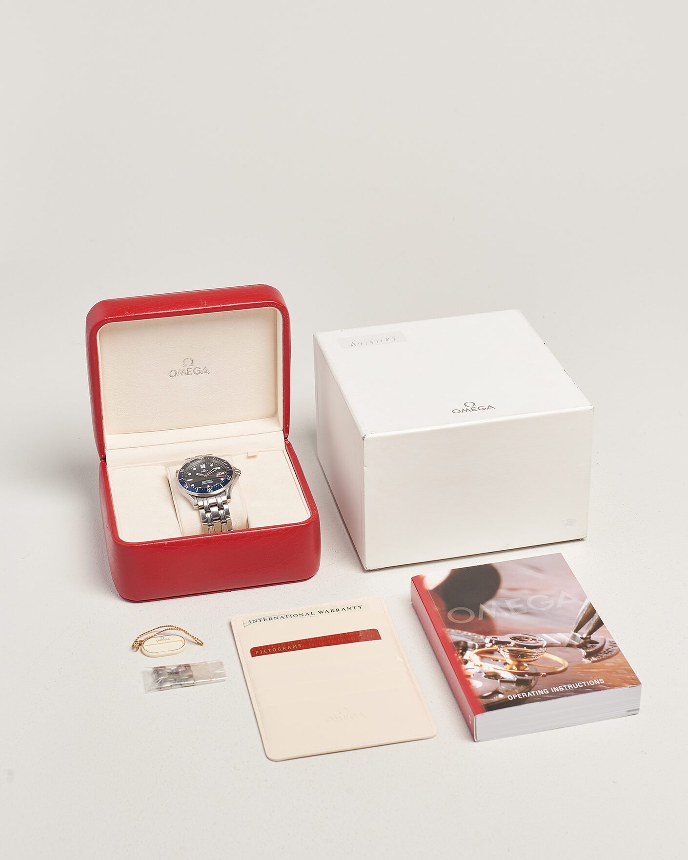 Homme | Pre-Owned & Vintage Watches | Omega Pre-Owned | Seamaster 300M  