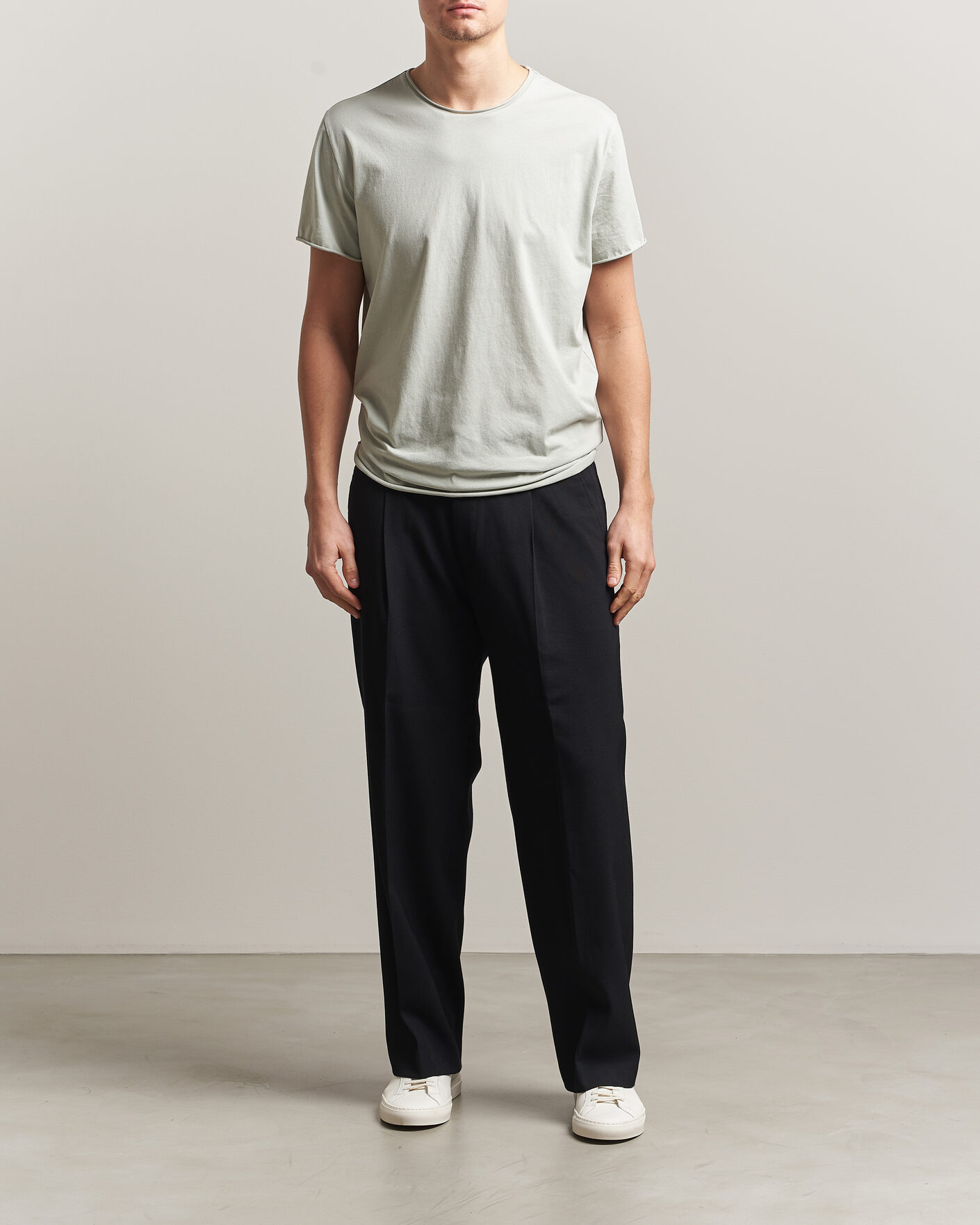 Homme | T-shirts | Filippa K | Roll Neck Crew Neck T-Shirt Silver Grey
