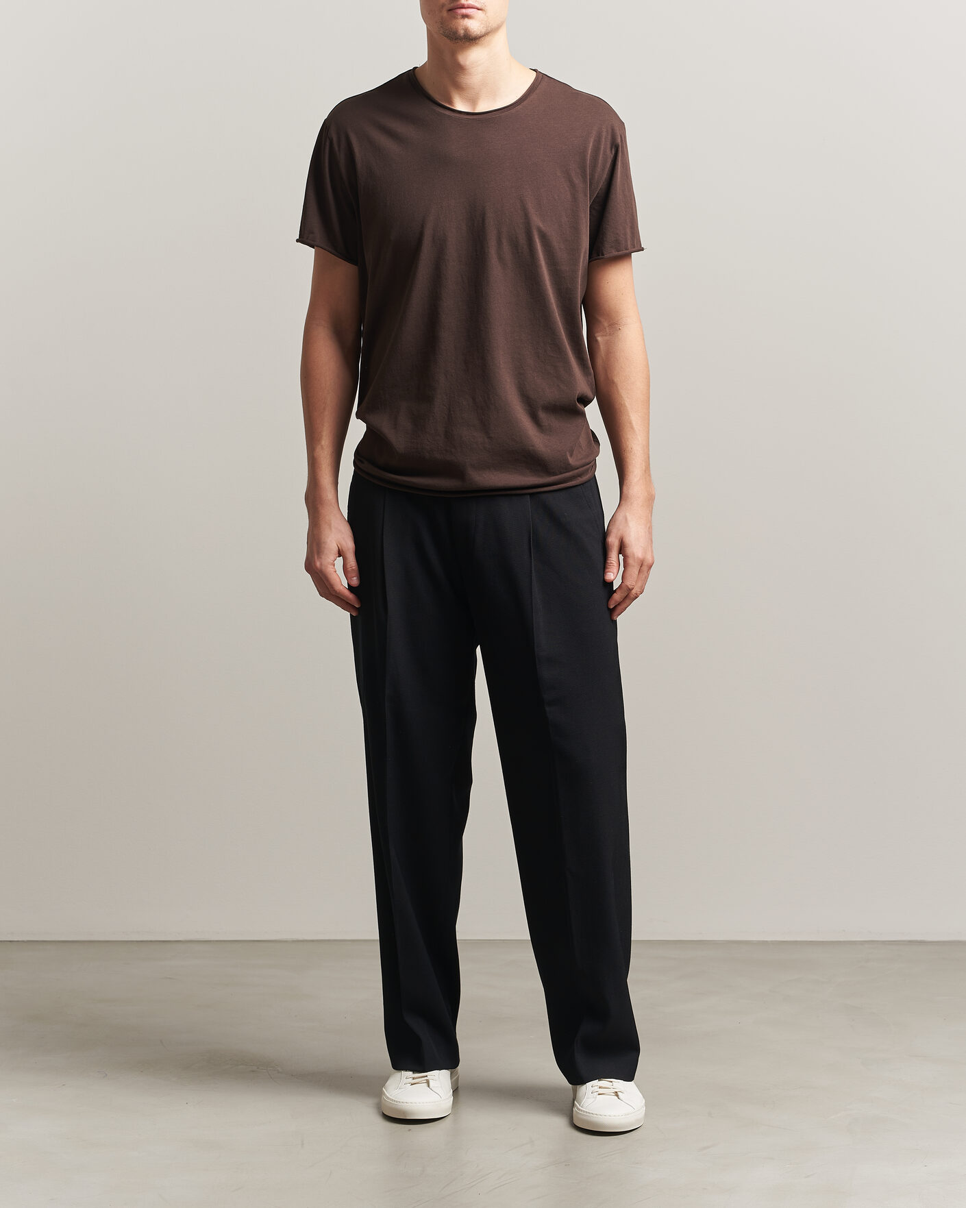 Homme | T-shirts | Filippa K | Roll Neck Crew Neck T-Shirt Dark Chocolate
