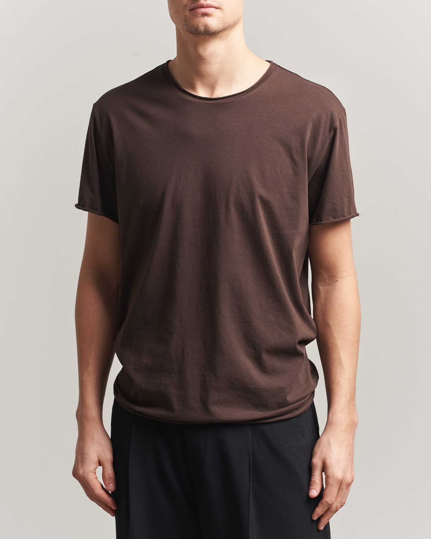 Homme | T-shirts | Filippa K | Roll Neck Crew Neck T-Shirt Dark Chocolate