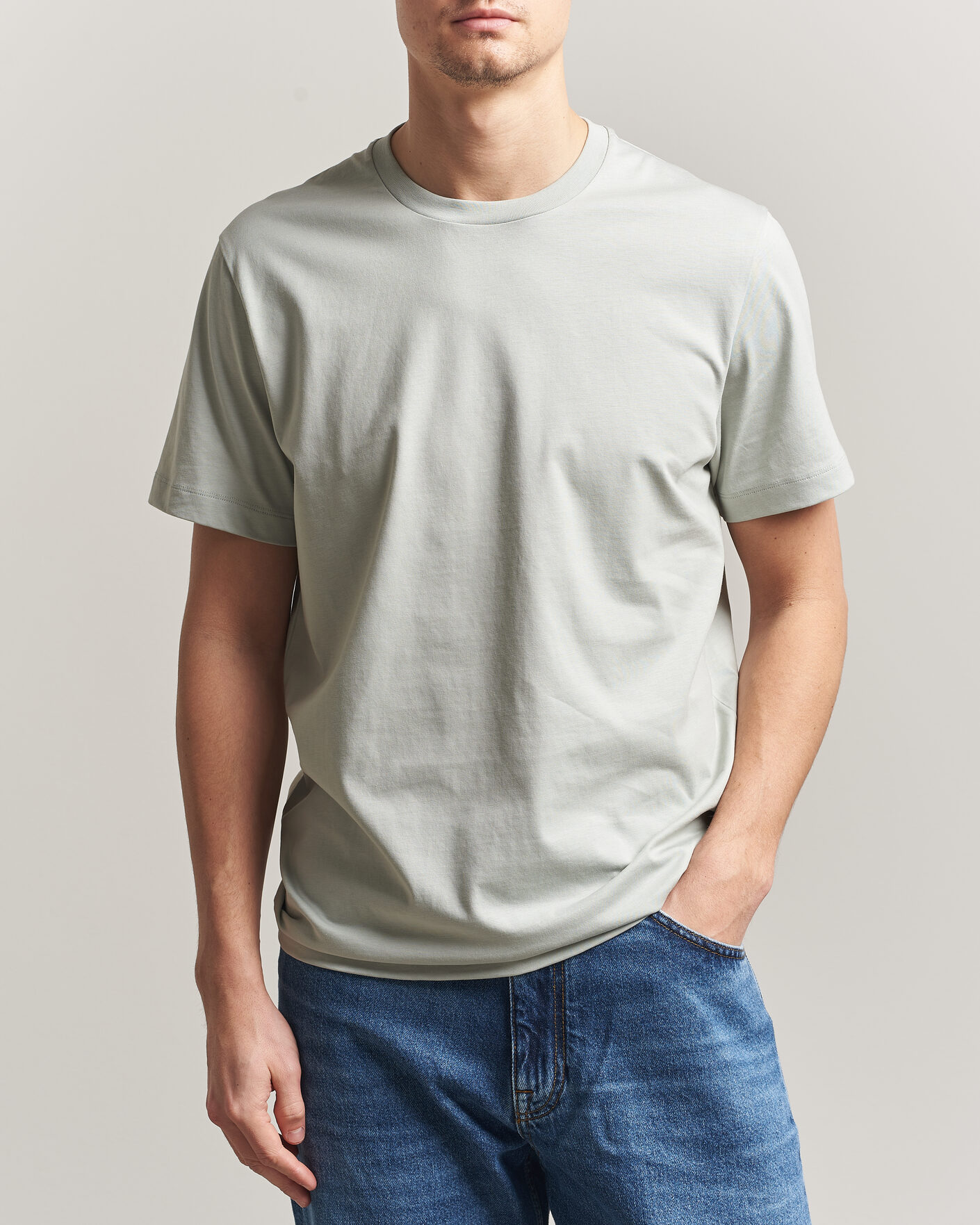 Homme | T-shirts | Filippa K | Filip Crew Neck T-Shirt Silver Grey