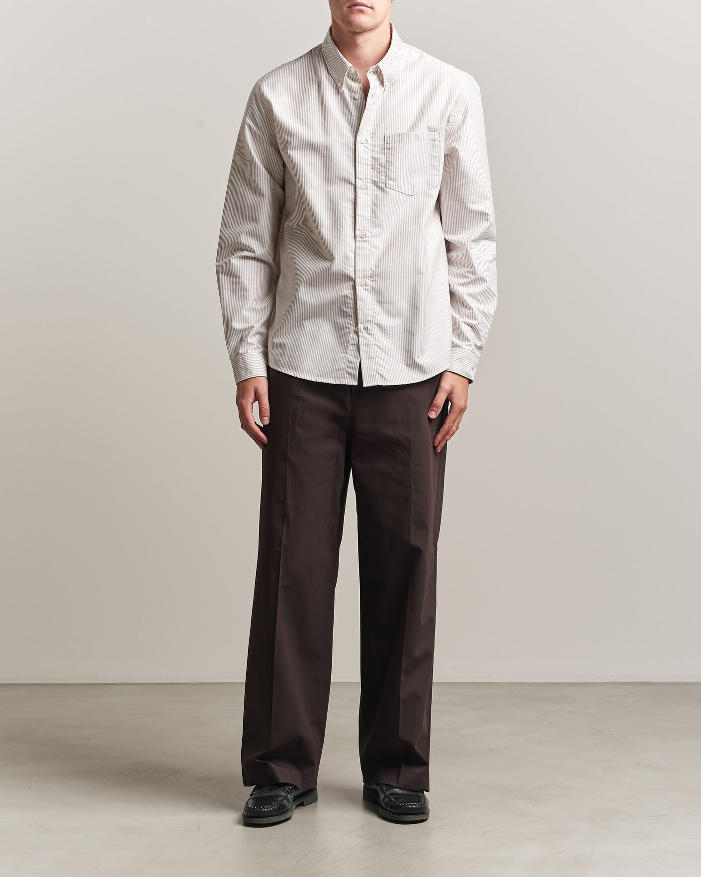 Homme | Pantalons | Filippa K | Reeve Cotton Trousers Dark Chocolate