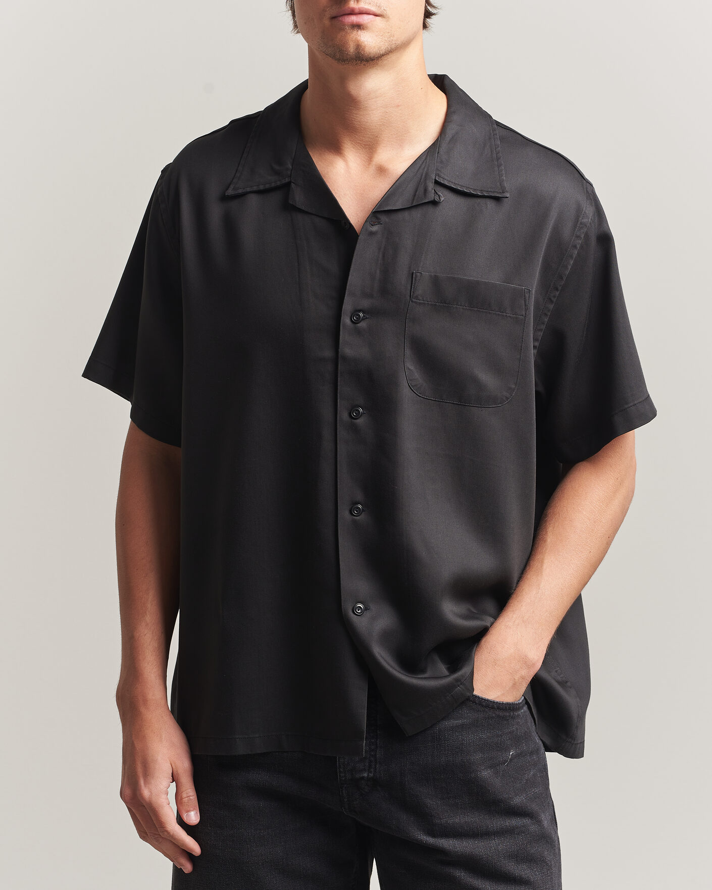 Homme | Chemises | Nudie Jeans | Arthur Bowling Shirt Saftey Pi Black