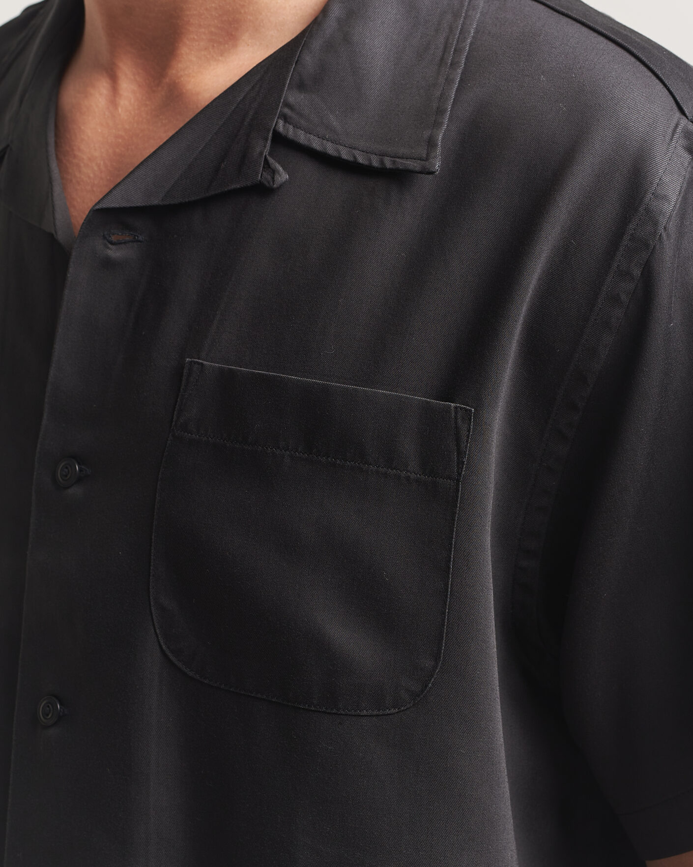Homme | Chemises | Nudie Jeans | Arthur Bowling Shirt Saftey Pi Black