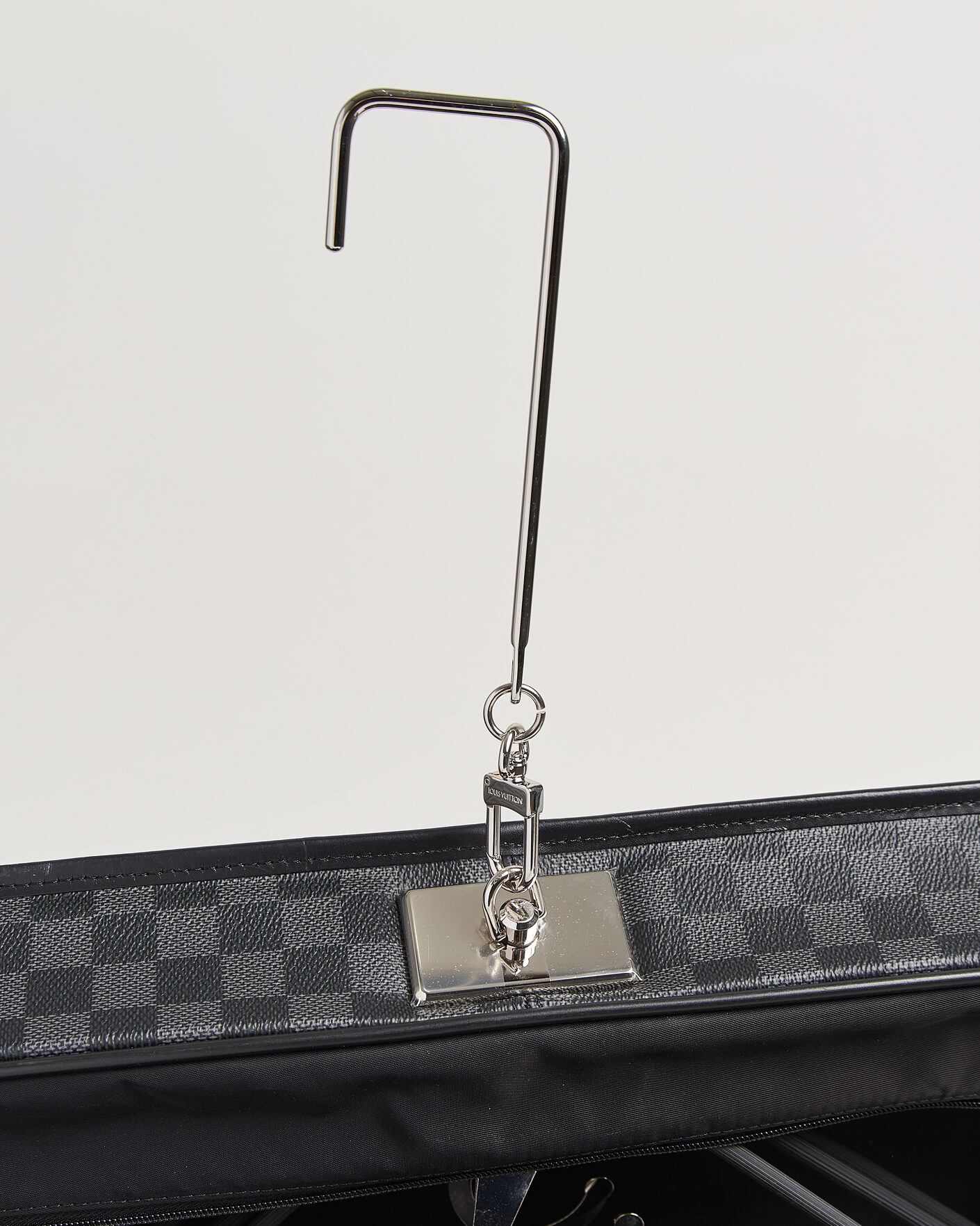 Homme | Pre-Owned & Vintage Bags | Louis Vuitton Pre-Owned | Garment Case Damier Graphite