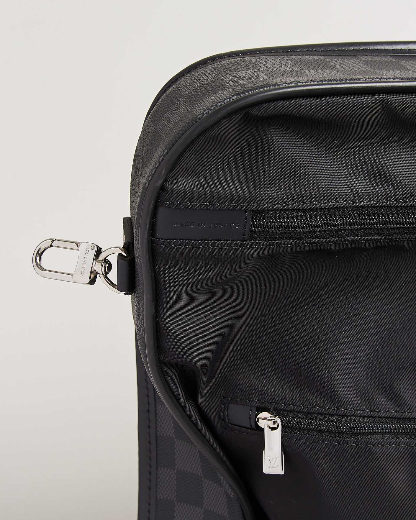 Homme | Pre-Owned & Vintage Bags | Louis Vuitton Pre-Owned | Garment Case Damier Graphite