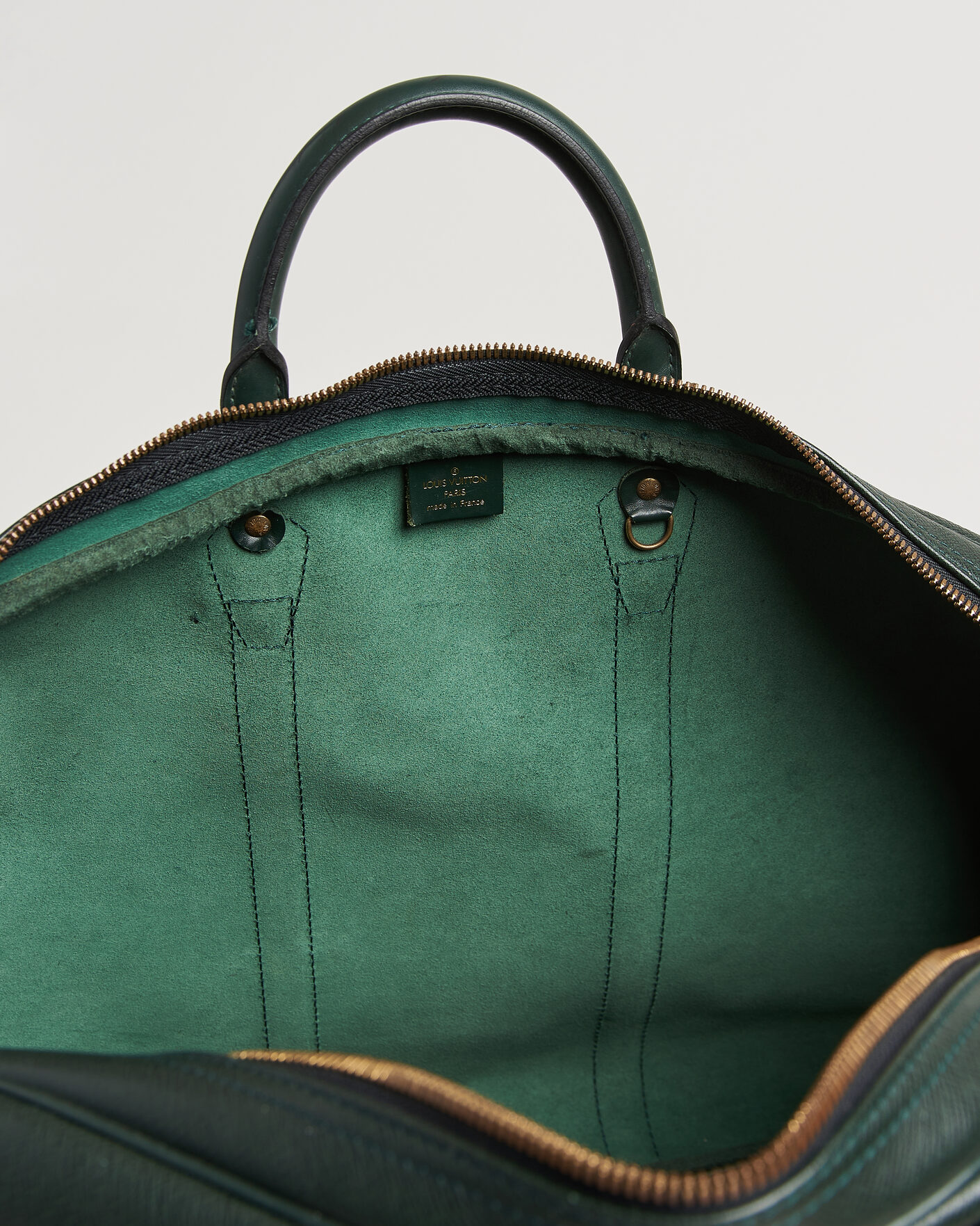 Homme | Pre-Owned & Vintage Bags | Louis Vuitton Pre-Owned | Taiga Kendall Weekend Bag GM Green