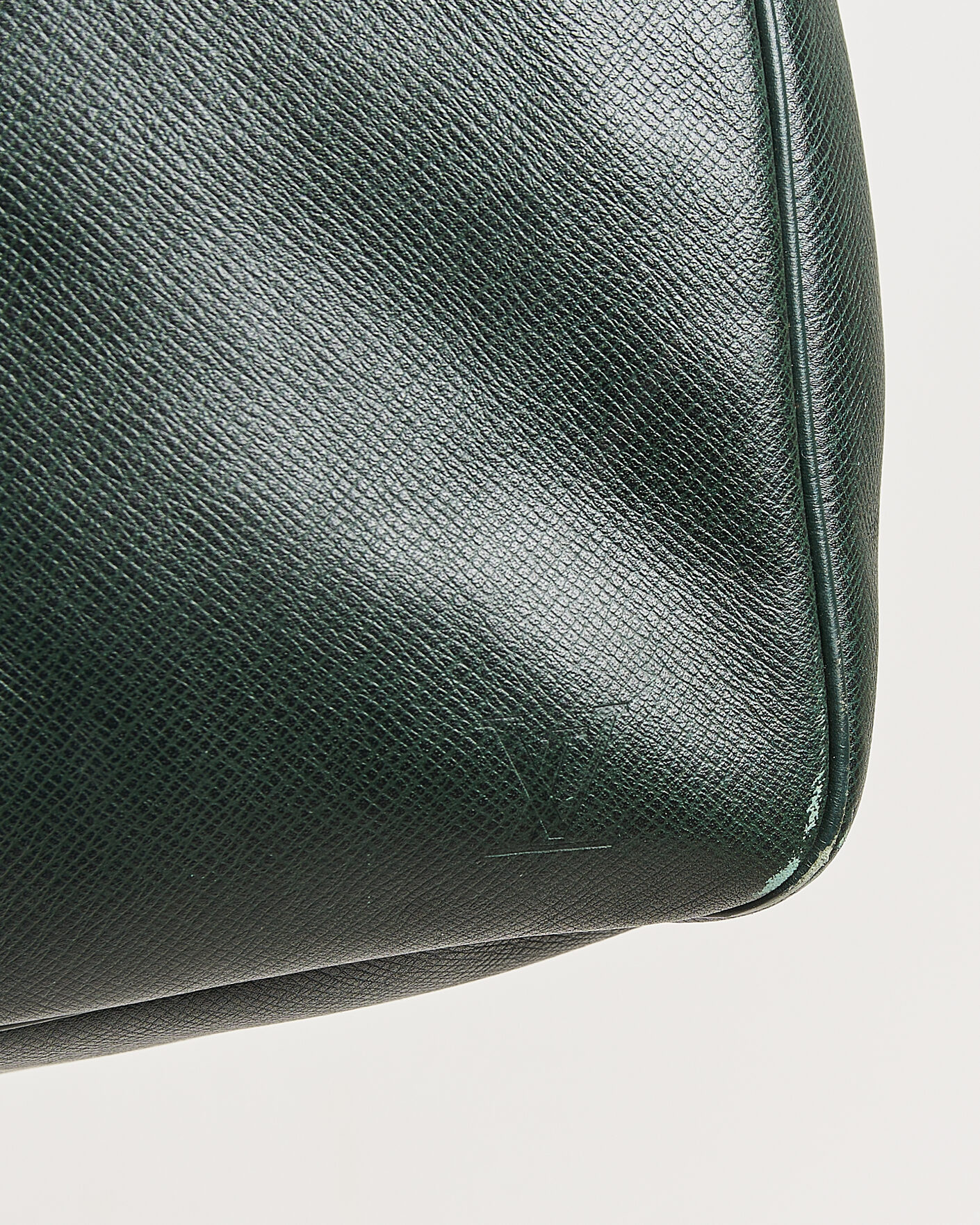 Homme | Pre-Owned & Vintage Bags | Louis Vuitton Pre-Owned | Taiga Kendall Weekend Bag GM Green