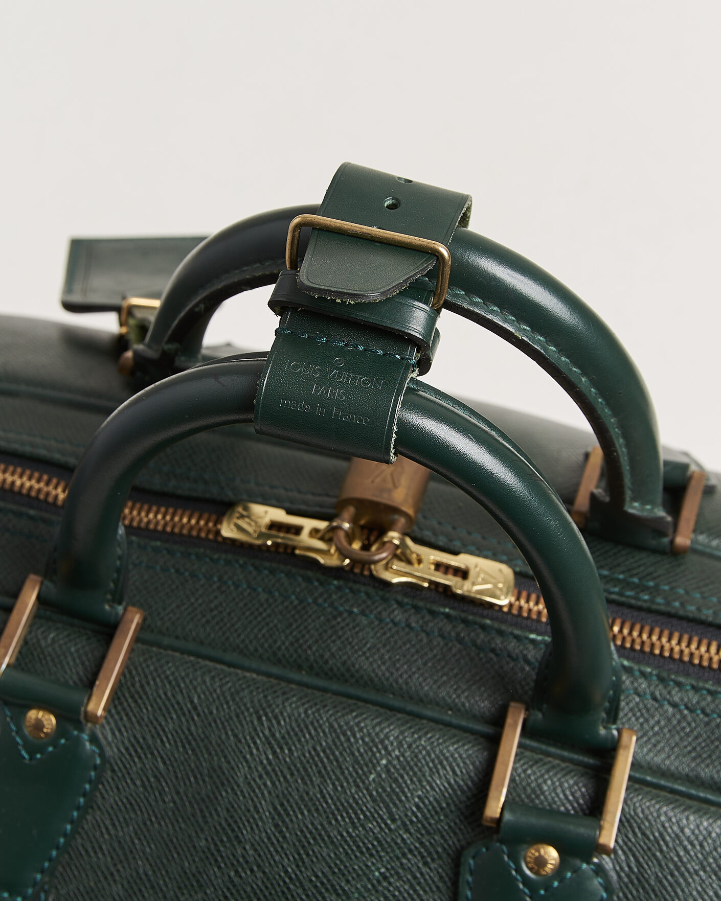 Homme | Pre-Owned & Vintage Bags | Louis Vuitton Pre-Owned | Taiga Kendall Weekend Bag GM Green
