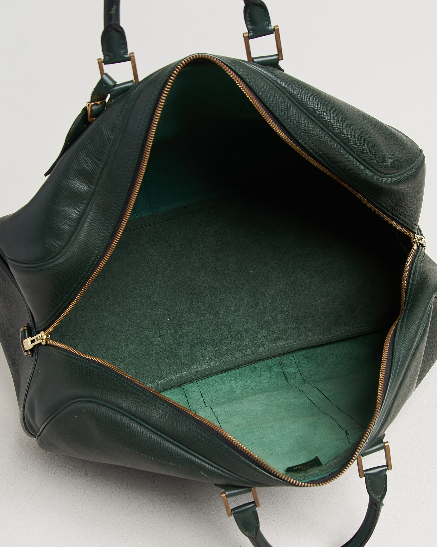 Homme | Pre-Owned & Vintage Bags | Louis Vuitton Pre-Owned | Taiga Kendall Weekend Bag GM Green