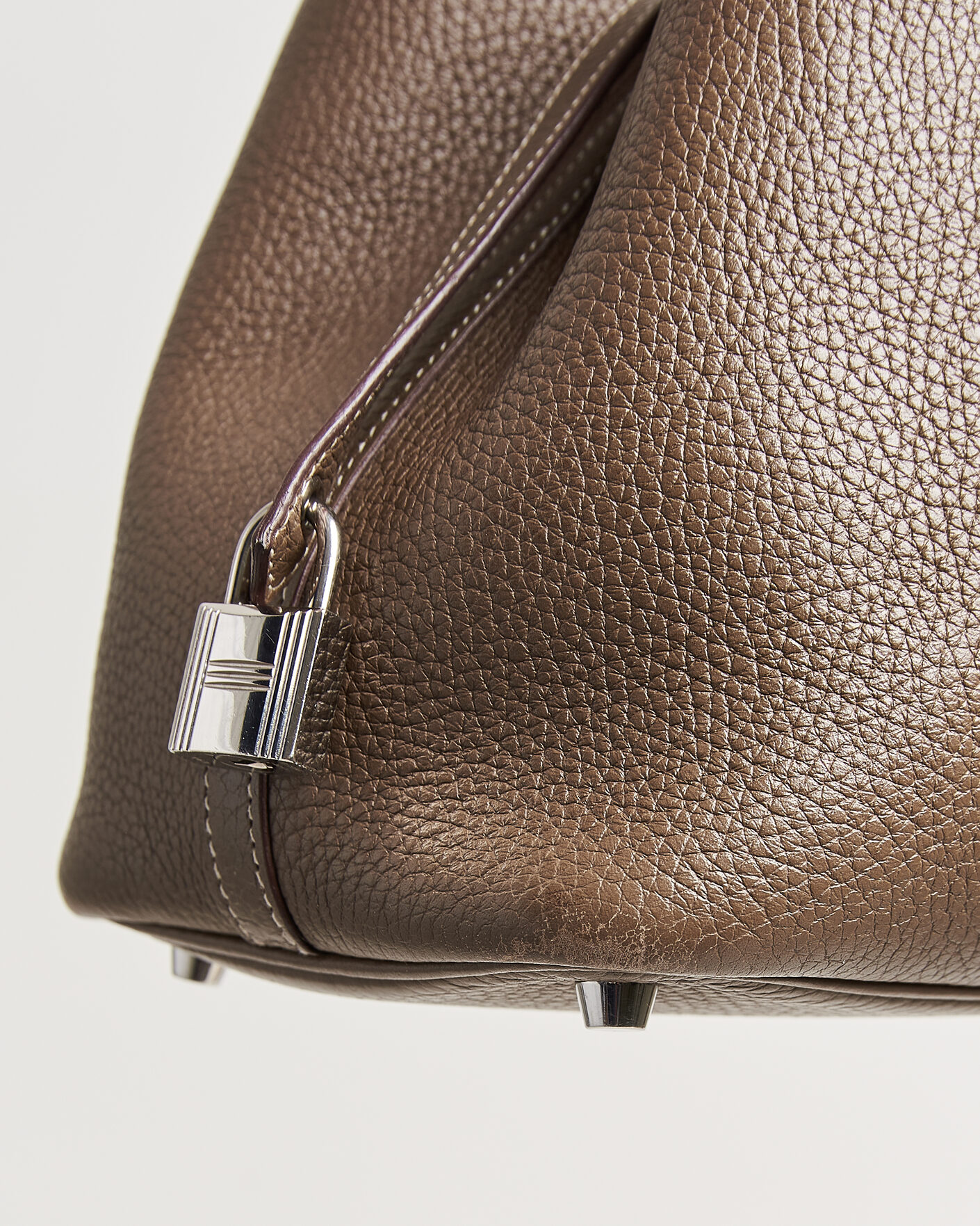 Homme | Pre-Owned & Vintage Bags | Hermès Pre-Owned | Picotin Lock 18 Etoupe