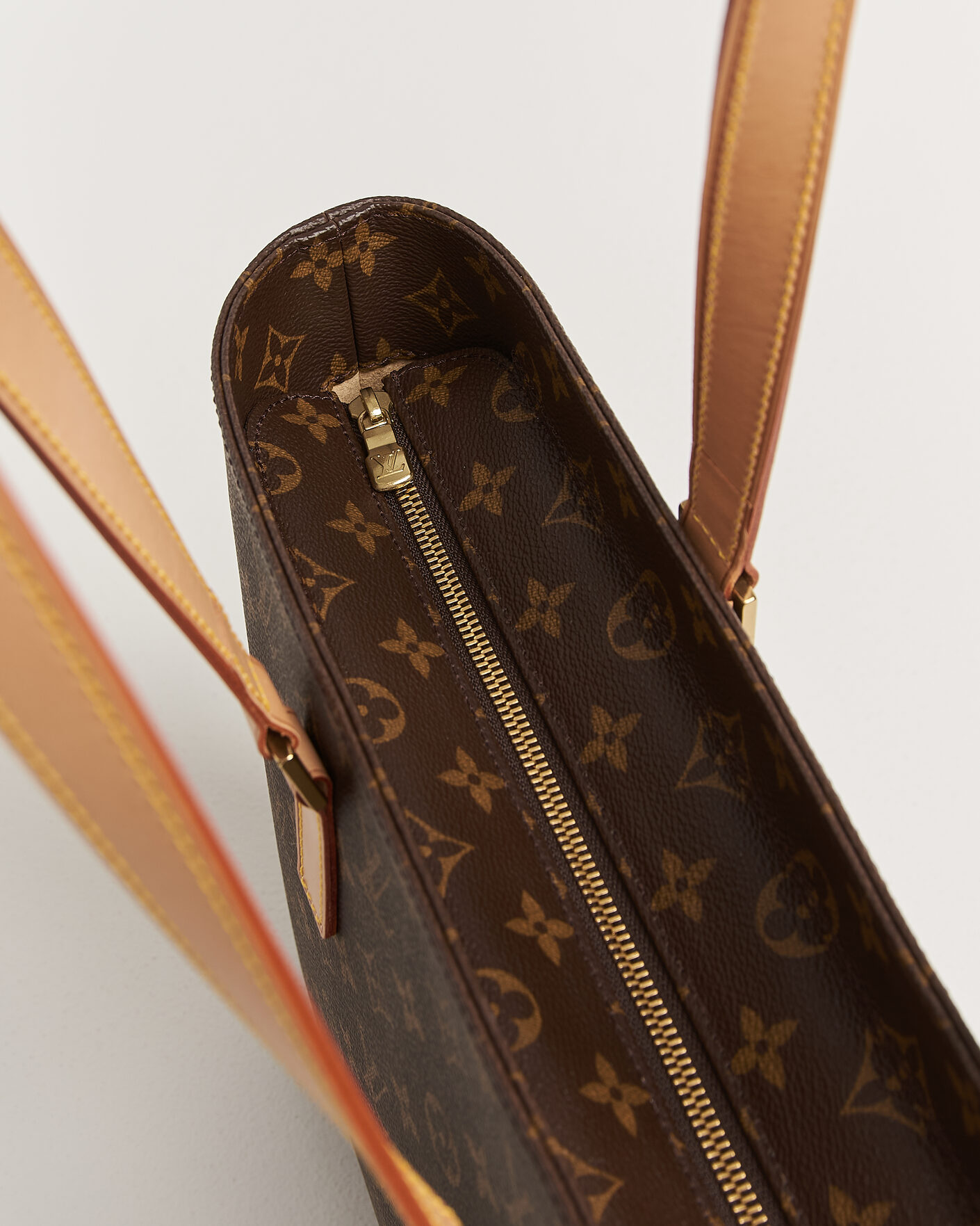 Homme | Pre-Owned & Vintage Bags | Louis Vuitton Pre-Owned | Luco Bag Monogram
