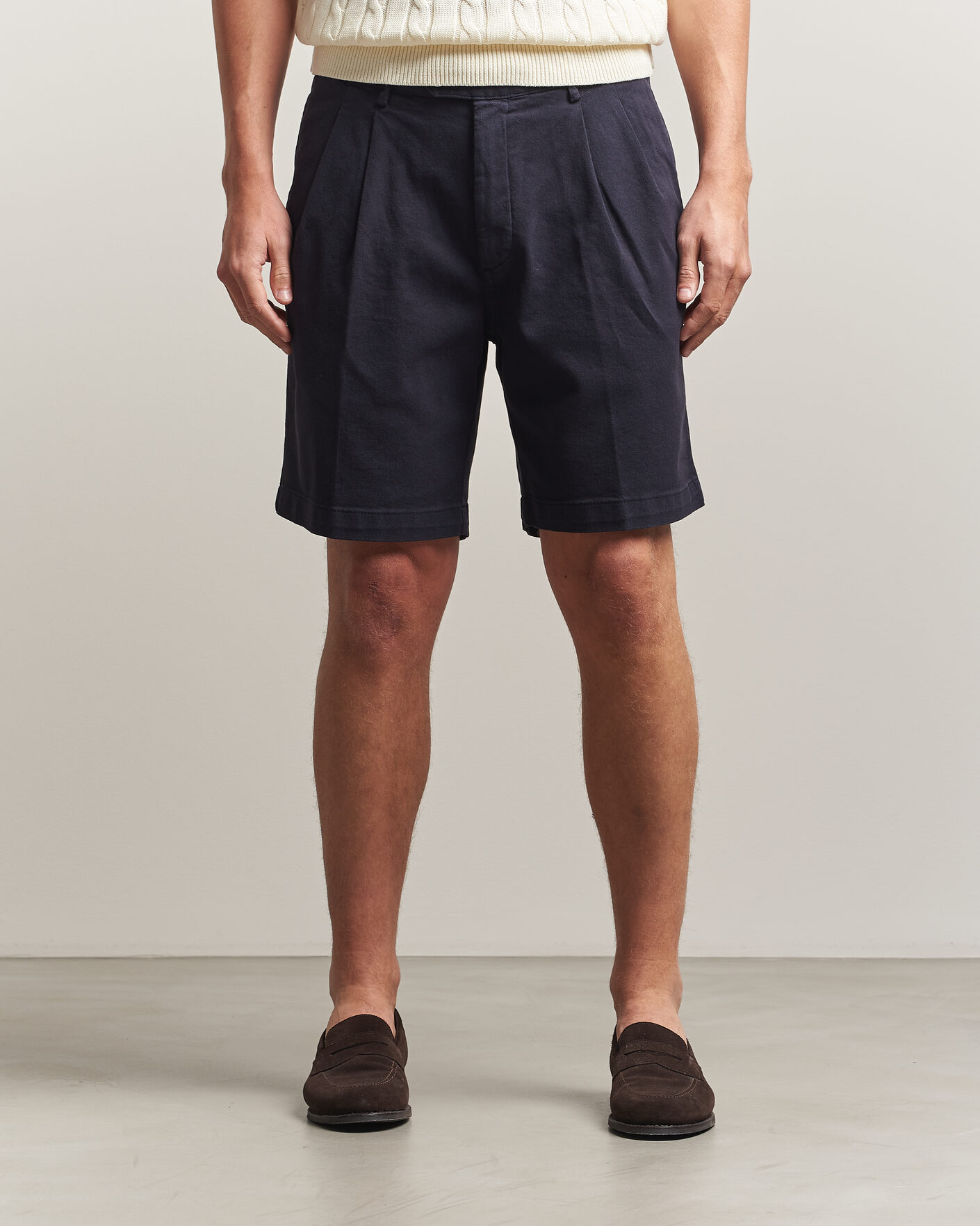 Homme | Shorts | Oscar Jacobson | Tanker Pleat Shorts Navy