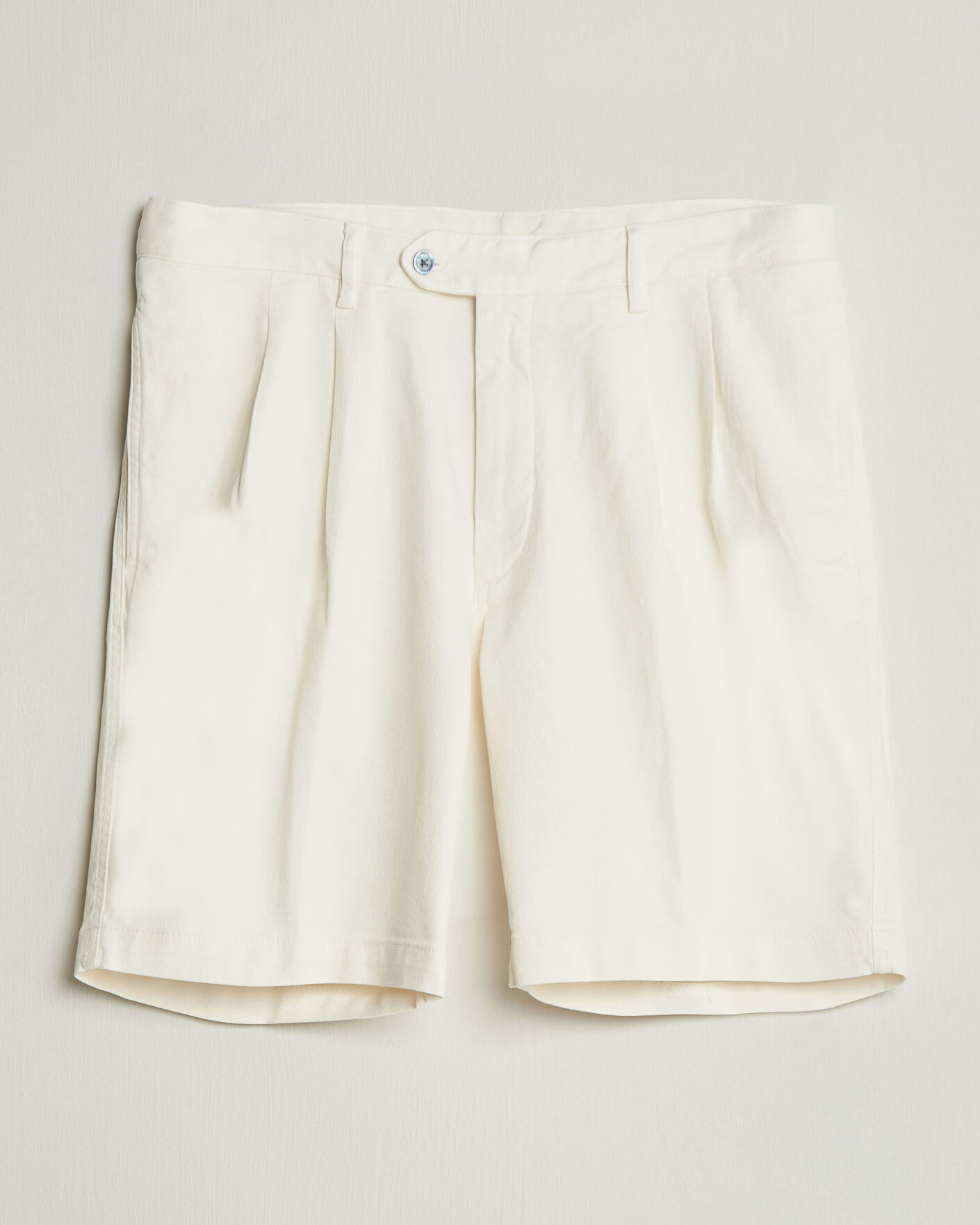 Homme | Shorts | Oscar Jacobson | Tanker Pleat Shorts White