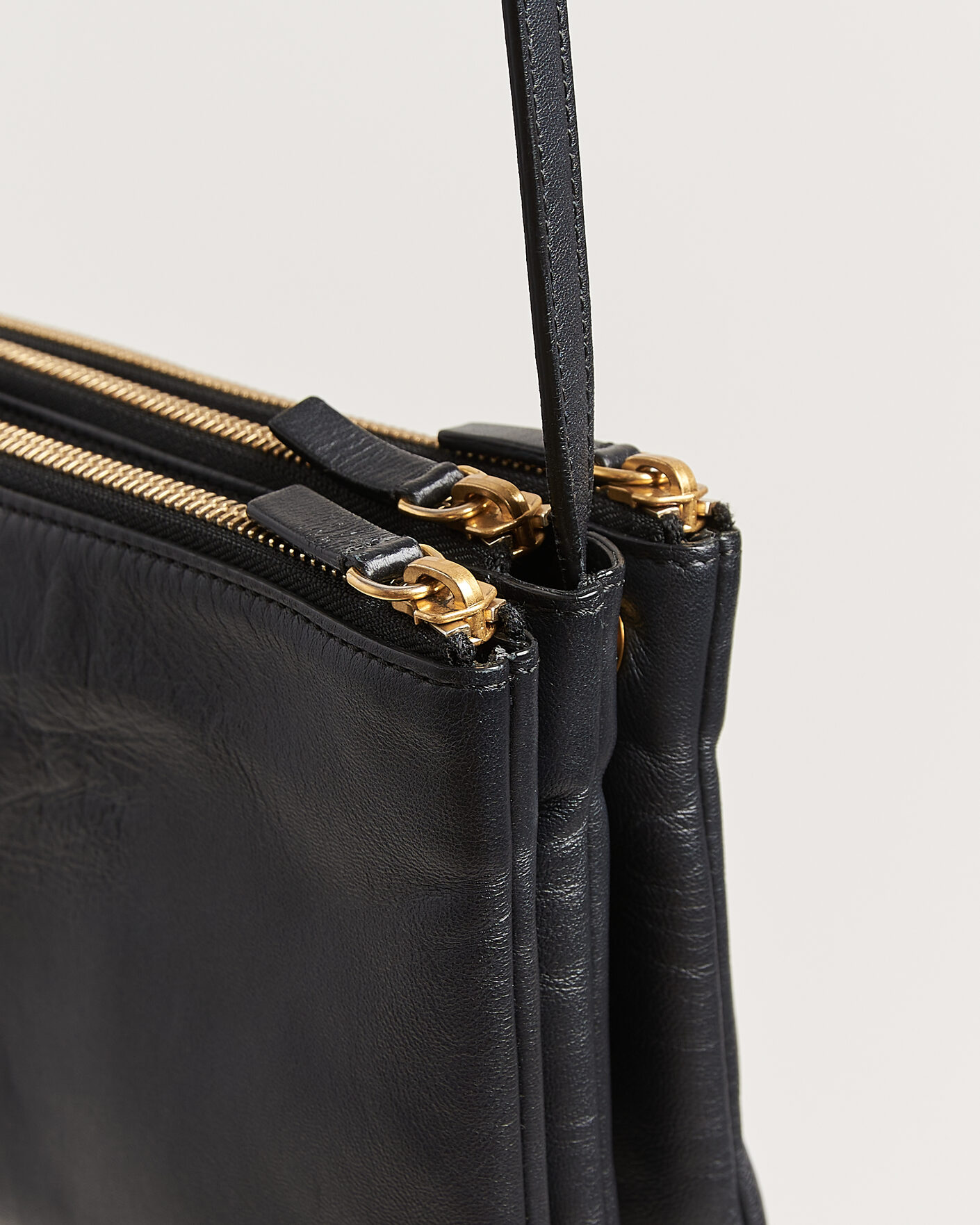 Homme | Pre-Owned & Vintage Bags | Celine Pre-Owned | Trio Bag Small Leather Black