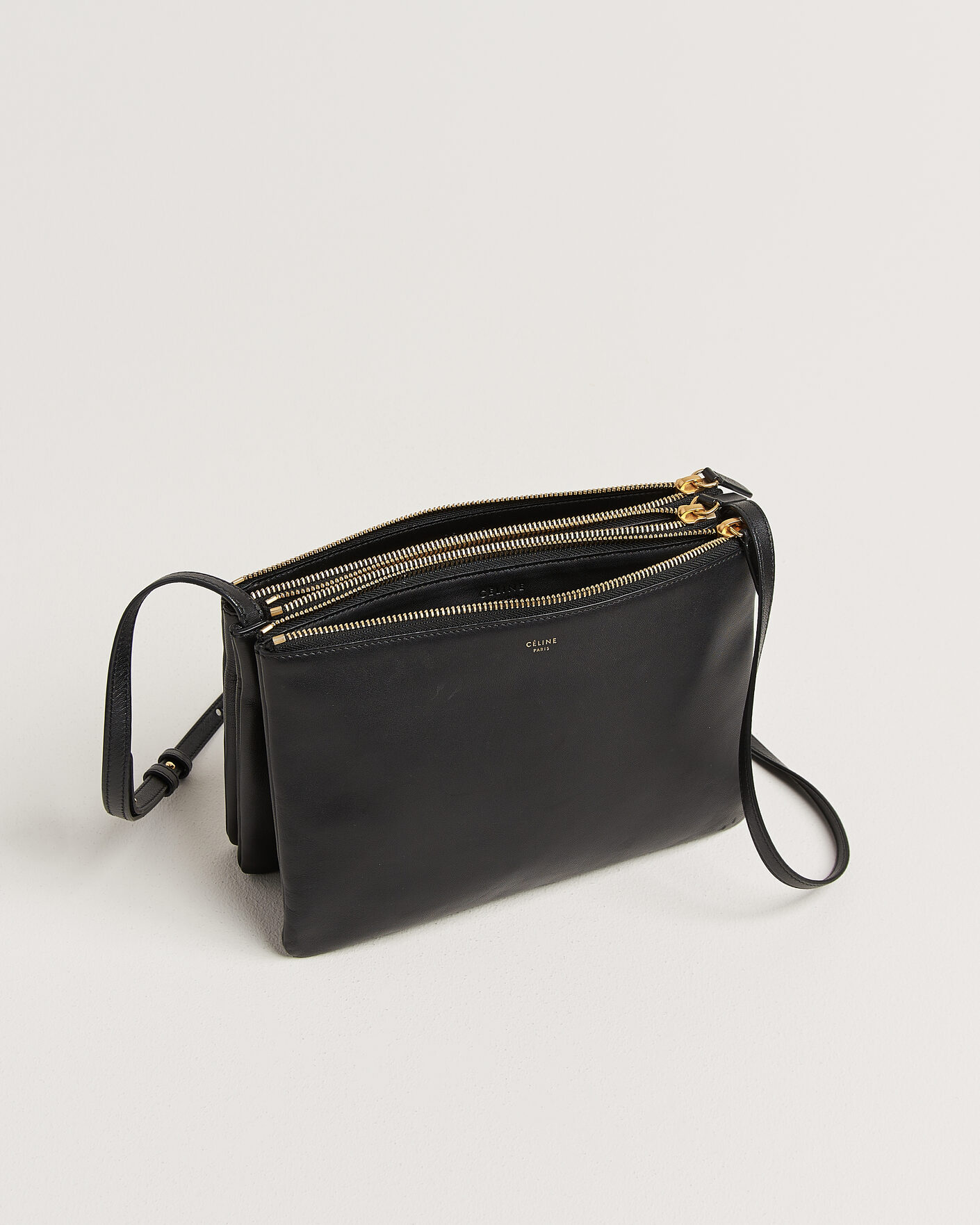 Homme | Pre-Owned & Vintage Bags | Celine Pre-Owned | Trio Bag Medium Leather Black