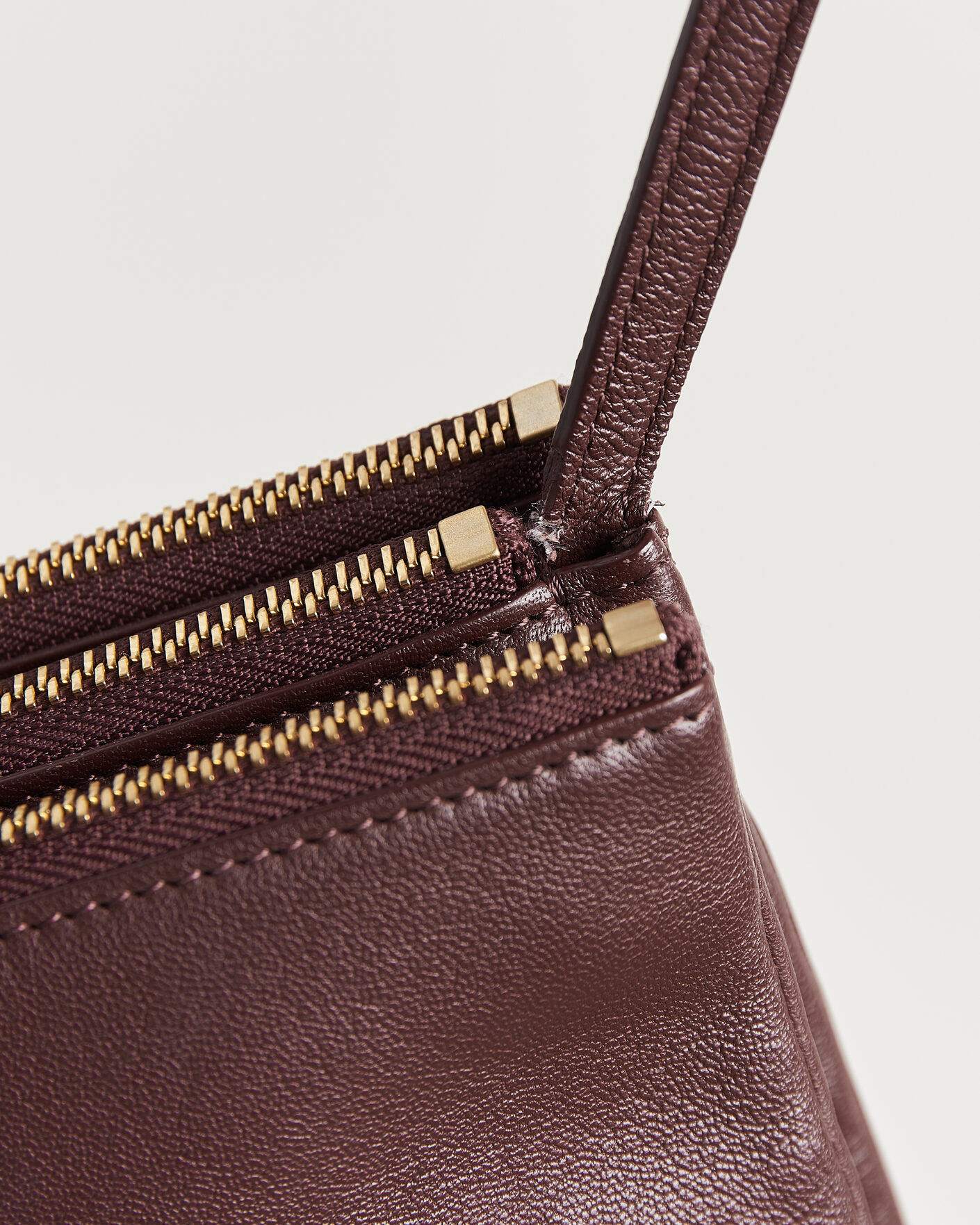 Homme | Pre-Owned & Vintage Bags | Celine Pre-Owned | Trio Bag Medium Leather Burgundy