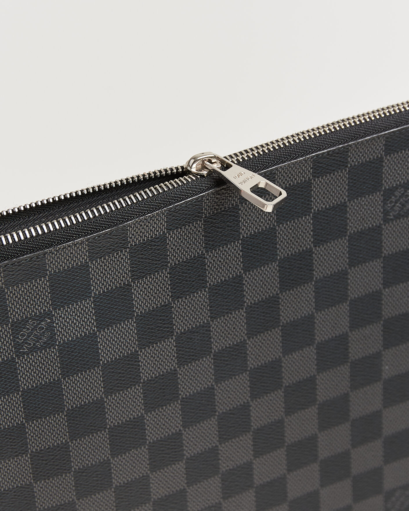 Homme | Pre-Owned & Vintage Bags | Louis Vuitton Pre-Owned | Pochette Jules Damier Graphite