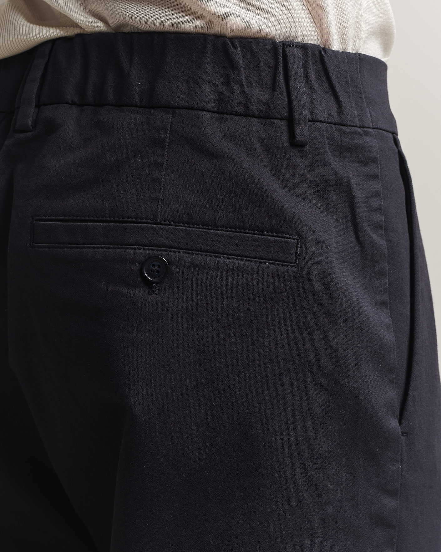 Homme | Pantalons | NN07 | Kay Relaxed Fit Pleated Cotton Trousers Navy Blue
