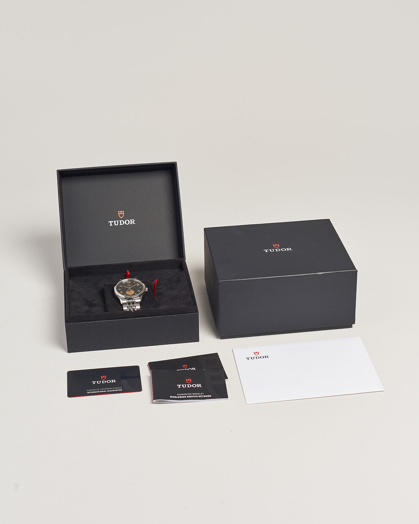 Homme | Pre-Owned & Vintage Watches | Tudor Pre-Owned | 1926 Luna