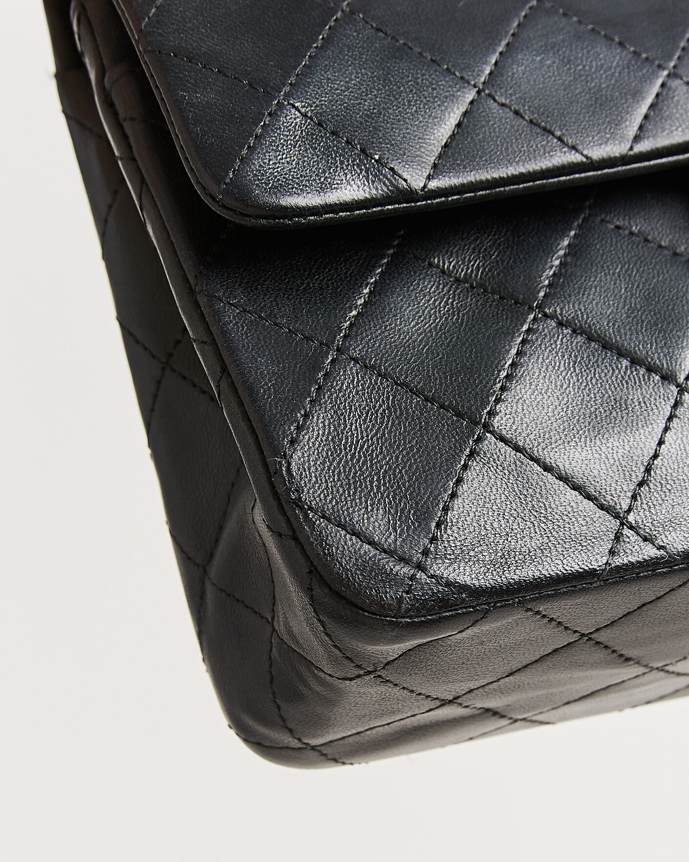 Homme | Chanel Pre-Owned Classic Small Double Flap Bag Black | Chanel Pre-Owned | Classic Small Double Flap Bag Black