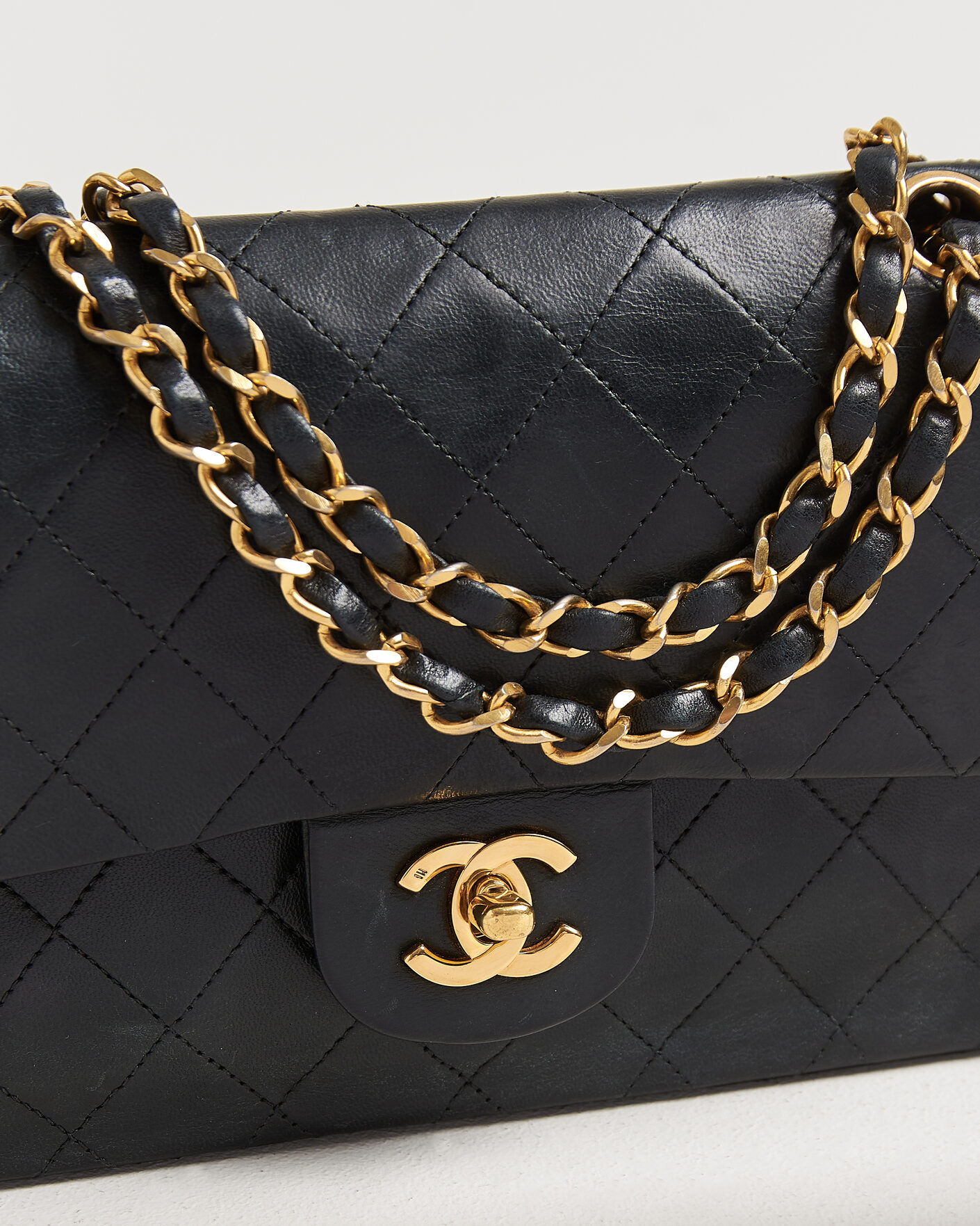 Homme | Pre-Owned & Vintage Bags | Chanel Pre-Owned | Classic Small Double Flap Bag Black