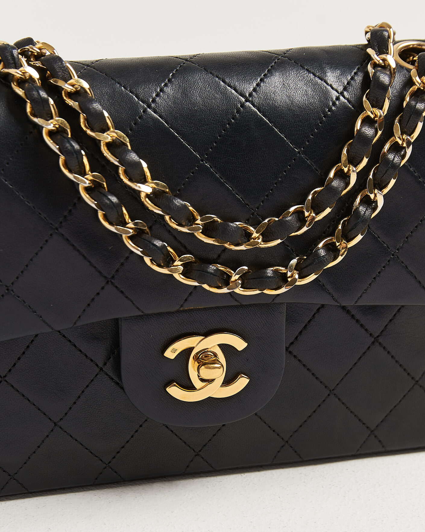 Homme | Pre-Owned & Vintage Bags | Chanel Pre-Owned | Classic Small Double Flap Bag Black