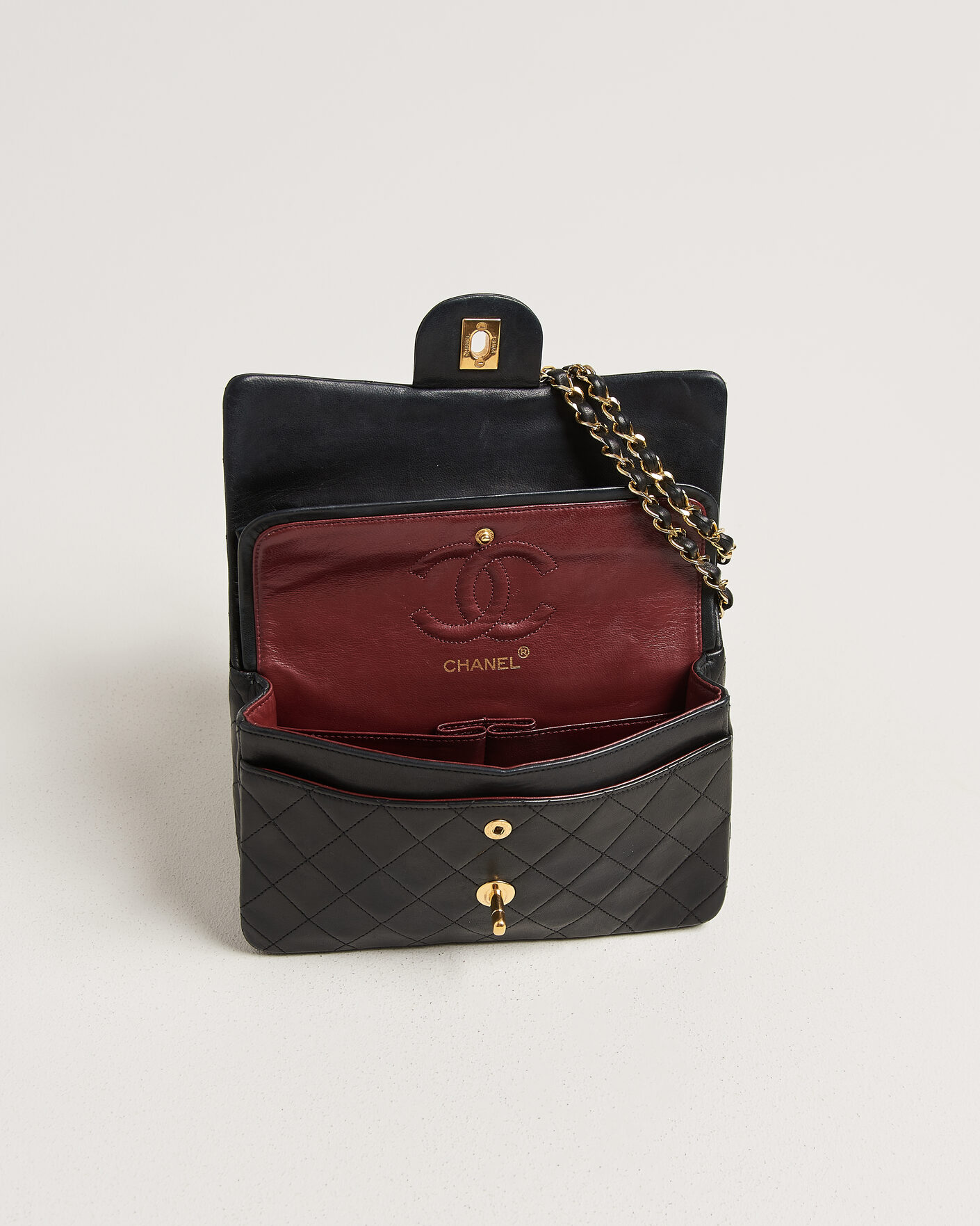 Homme | Pre-Owned & Vintage Bags | Chanel Pre-Owned | Classic Small Double Flap Bag Black
