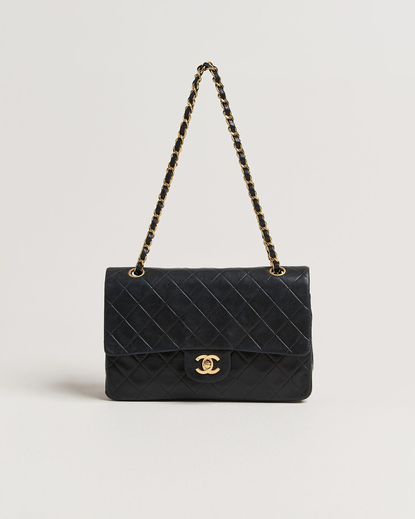 Homme | Pre-Owned & Vintage Bags | Chanel Pre-Owned | Classic Medium Double Flap Bag Black