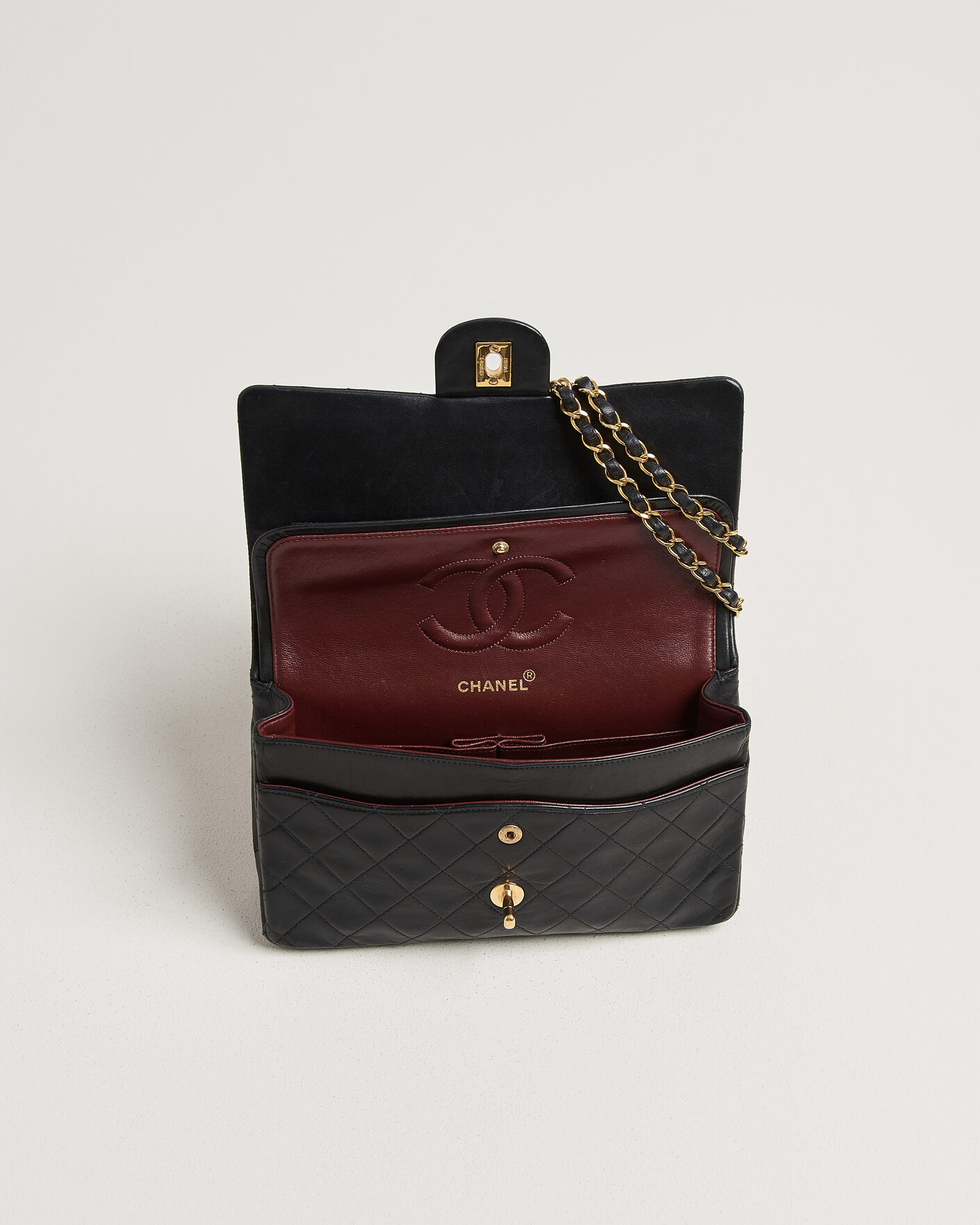 Homme | Chanel Pre-Owned Classic Medium Double Flap Bag Black | Chanel Pre-Owned | Classic Medium Double Flap Bag Black