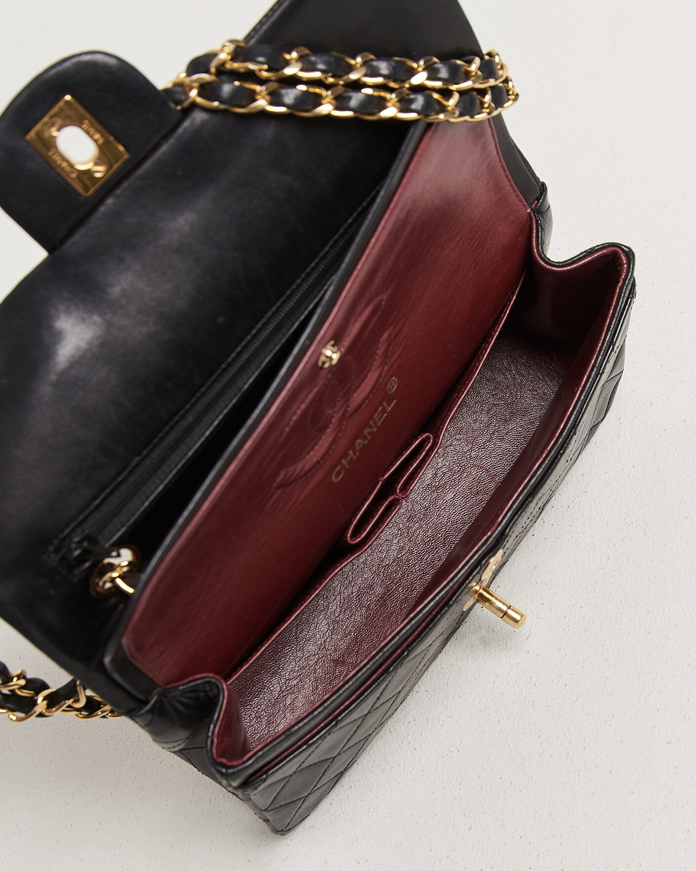 Homme | Pre-Owned & Vintage Bags | Chanel Pre-Owned | Classic Small Double Flap Bag Black