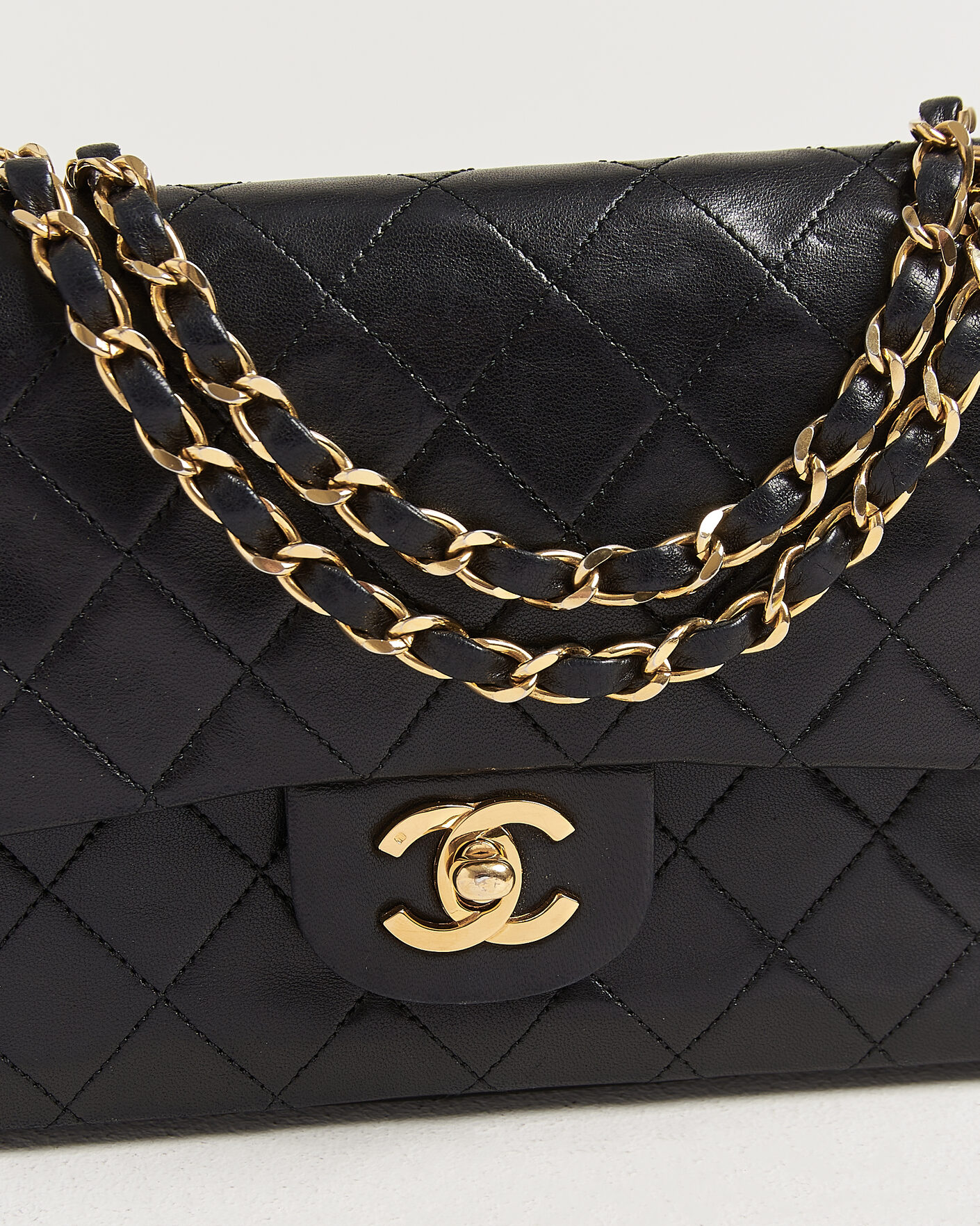 Homme | Pre-Owned & Vintage Bags | Chanel Pre-Owned | Classic Small Double Flap Bag Black