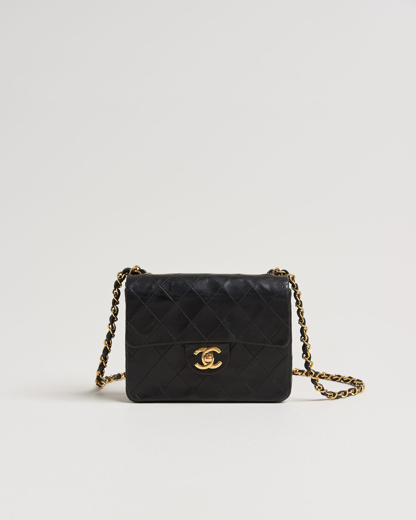 Homme | Chanel Pre-Owned Classic Mini Single Flap Square Bag Black | Chanel Pre-Owned | Classic Mini Single Flap Square Bag Black