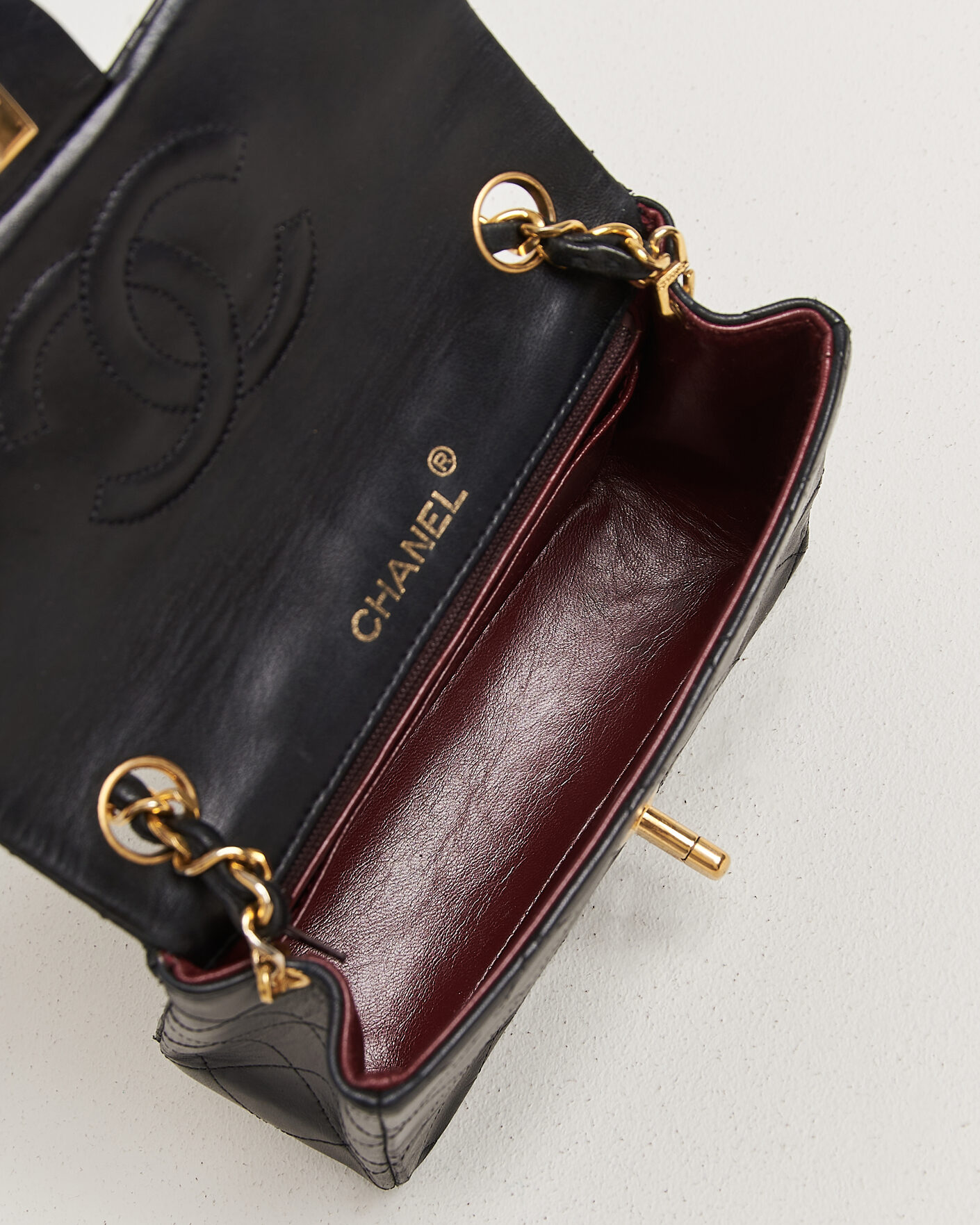 Homme | Chanel Pre-Owned Classic Mini Single Flap Square Bag Black | Chanel Pre-Owned | Classic Mini Single Flap Square Bag Black