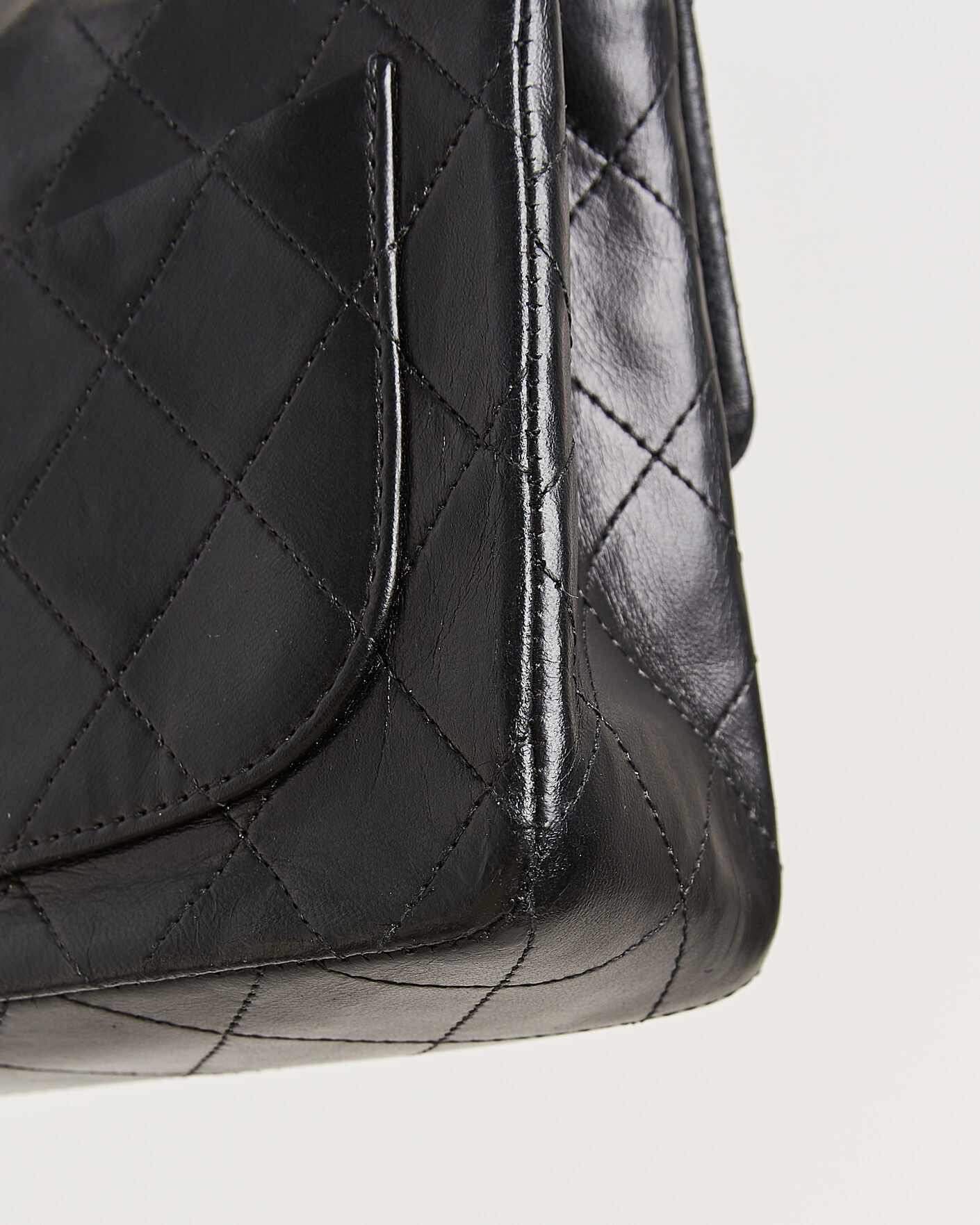 Homme | Chanel Pre-Owned Classic Mini Single Flap Square Bag Black | Chanel Pre-Owned | Classic Mini Single Flap Square Bag Black