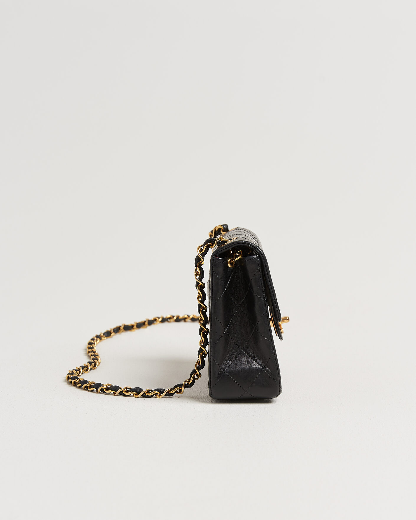 Homme | Chanel Pre-Owned Classic Mini Single Flap Square Bag Black | Chanel Pre-Owned | Classic Mini Single Flap Square Bag Black
